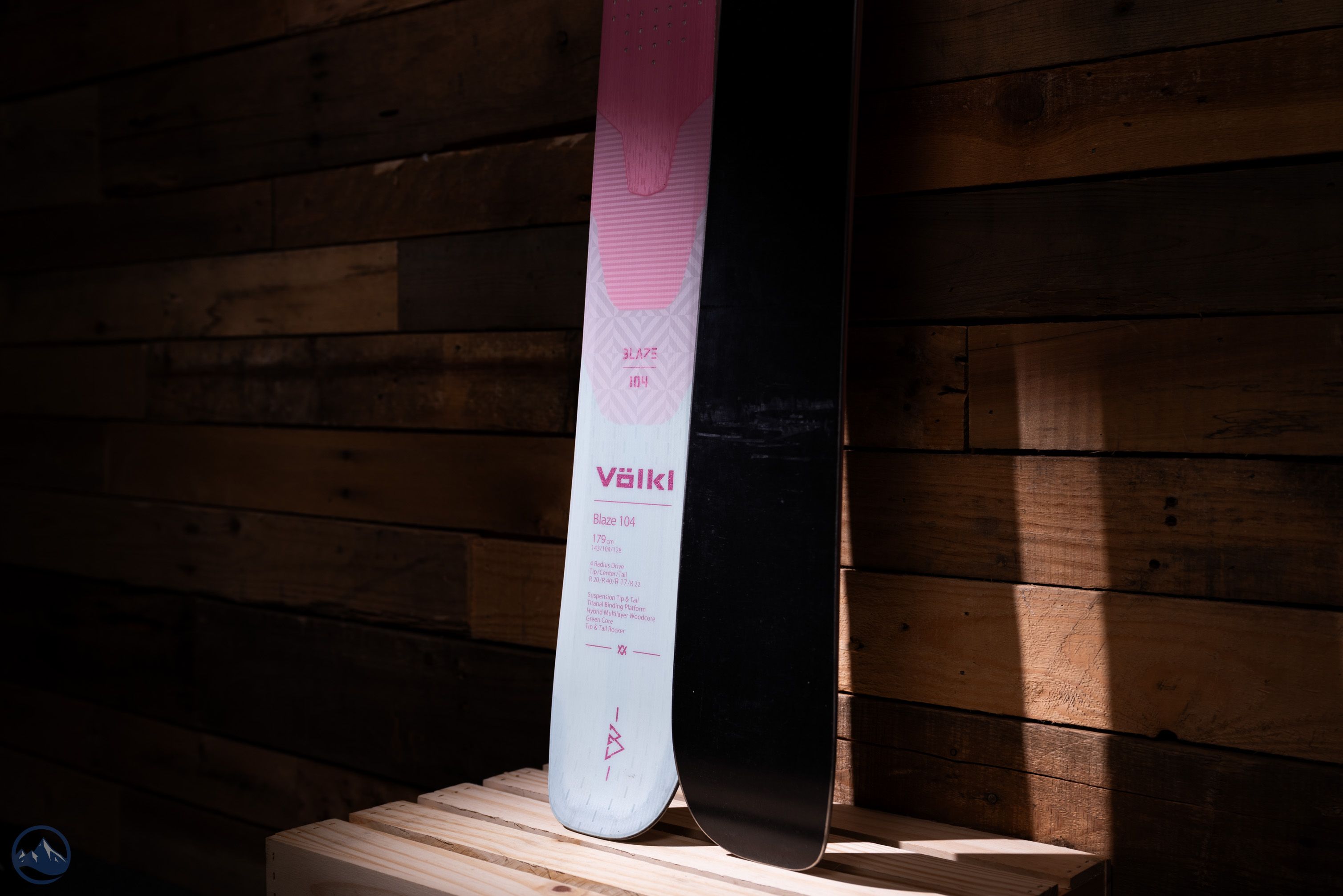 2025 Volkl Blaze 104 W | SkiEssentials
