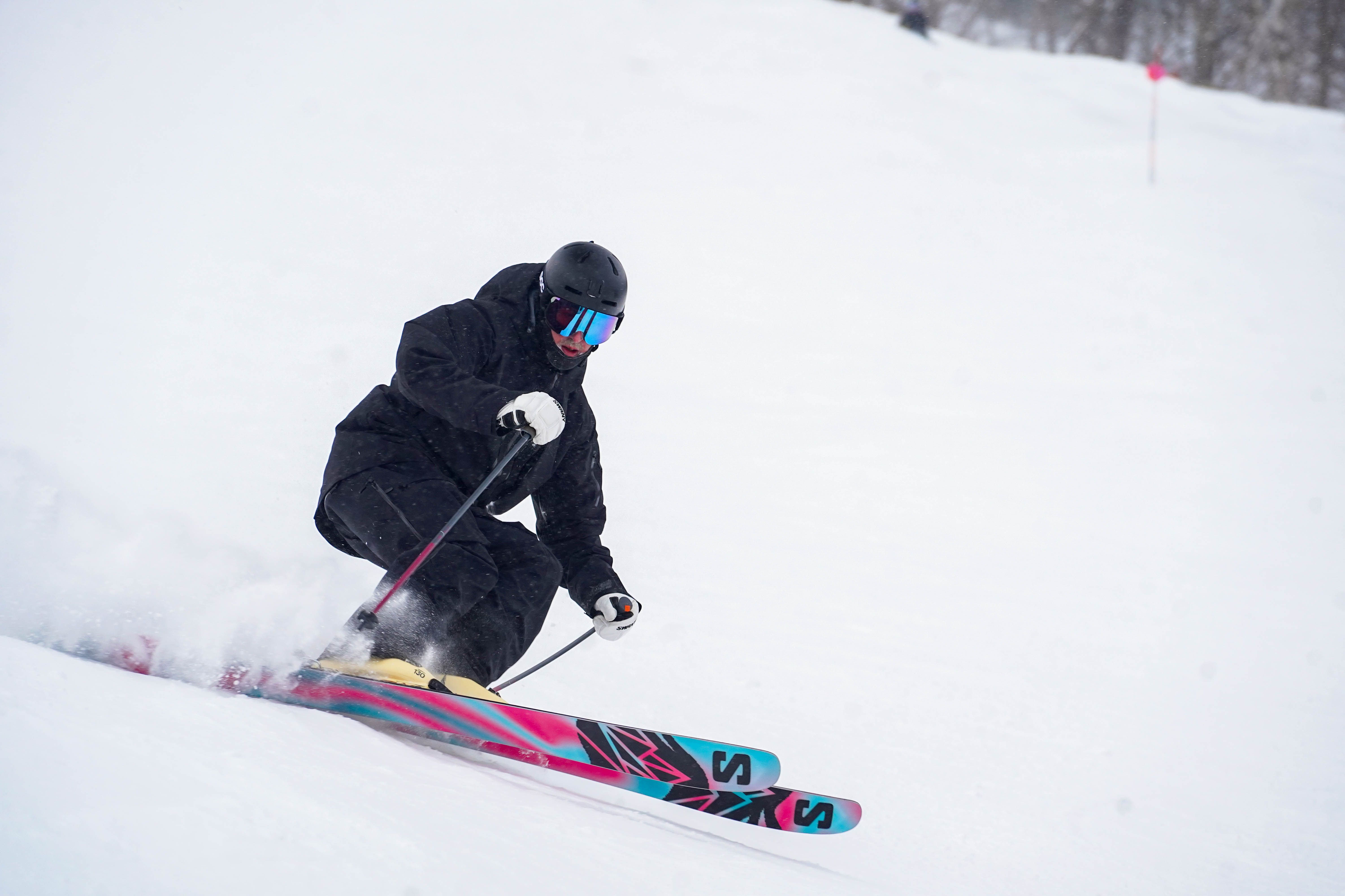 2027 Salomon QST 106 | SkiEssentials