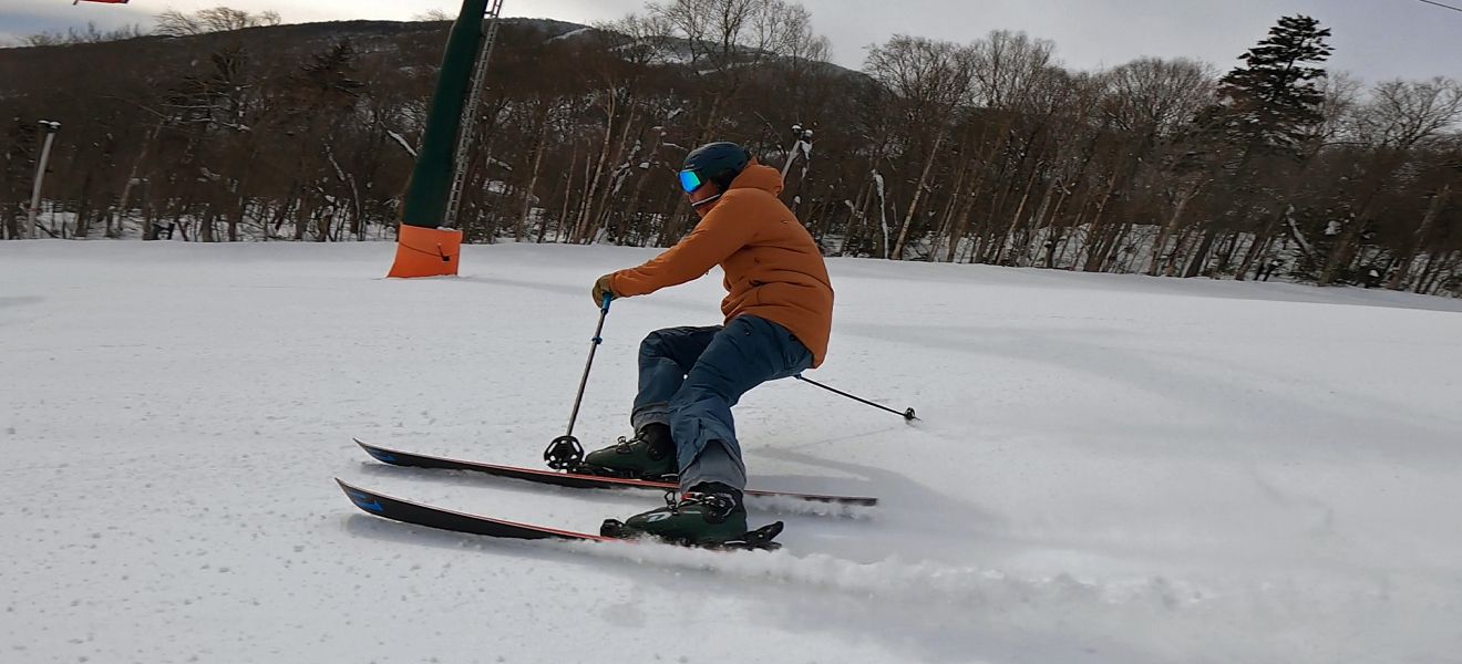 2022 Liberty Evolv90 Ski Review: Full Width Action Image 2