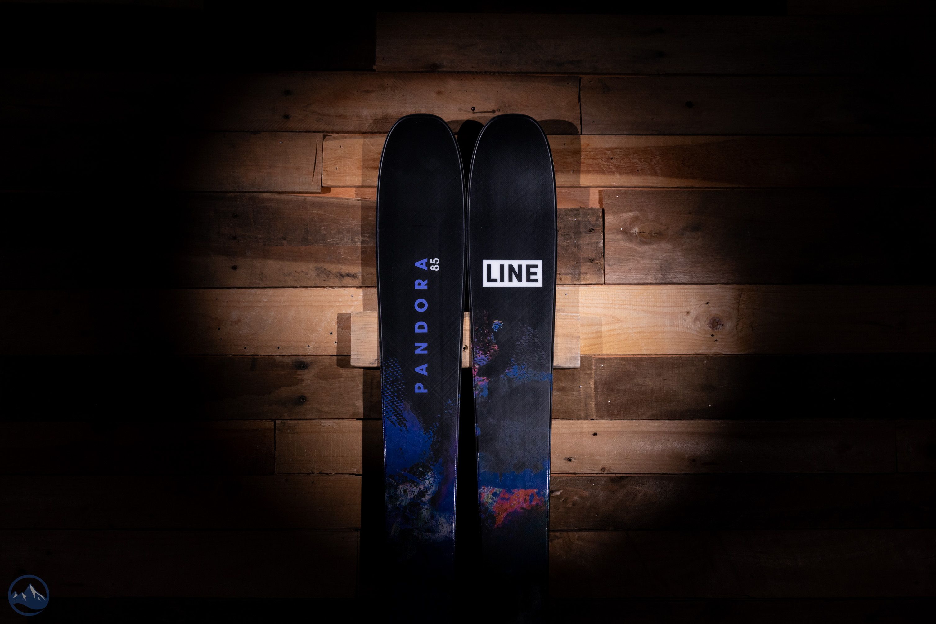 スキー LINE PANDORA 85 (24-25) 161+QUIKSQUIRE10 2025 Line Pandora 85 Skis | Alpine Skis | SkiEssentials