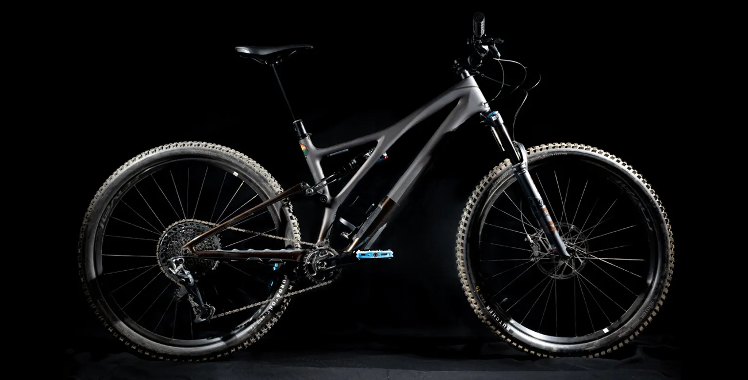 2022 Specialized Stumpjumper Expert Mountain Bike Review - Full Bike Studio Shot