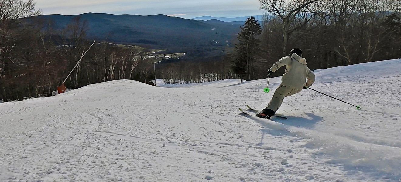 2022 Stockli Laser AR Ski Review: Full Width Action Image 2