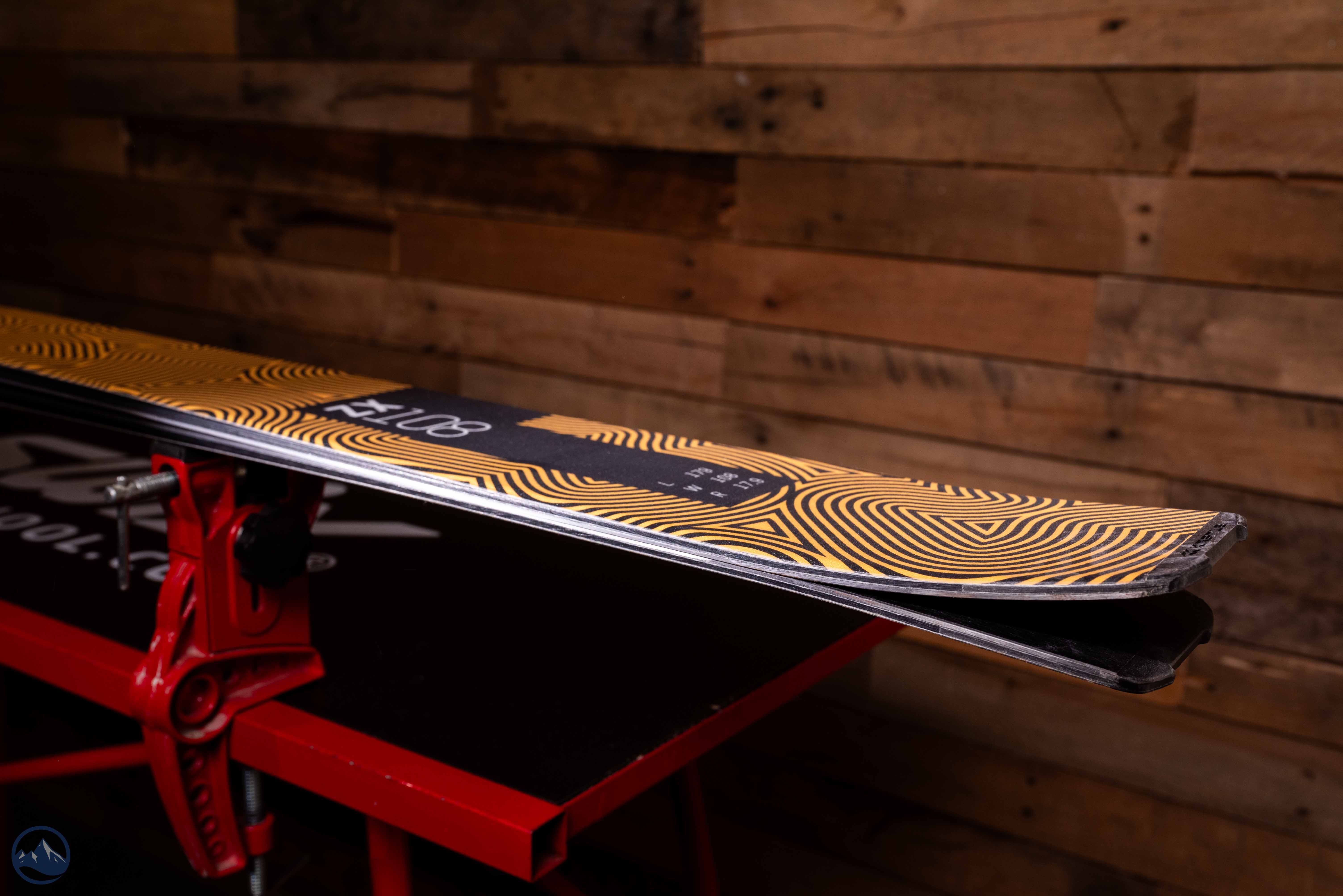 KASTLE short caver 126 ショート　ミッドスキー 2026 Kastle ZX 100 Skis | Alpine Skis | SkiEssentials