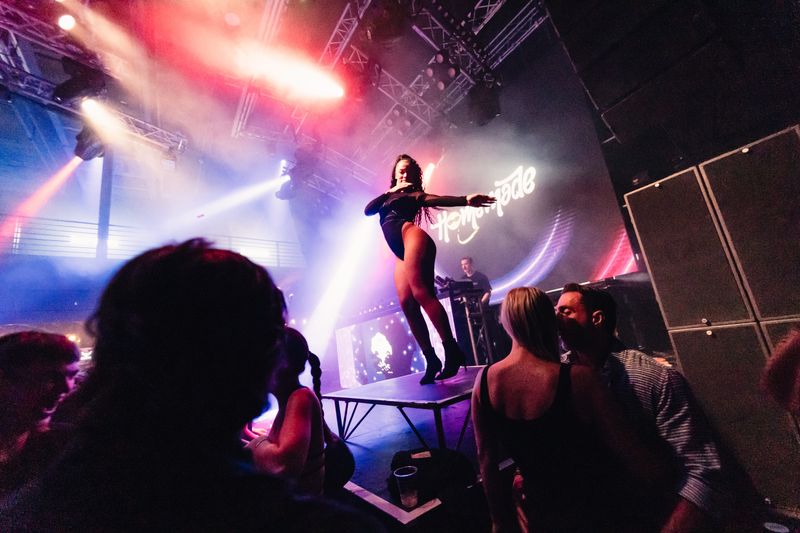 Curly Straight, Taryn & Skinny