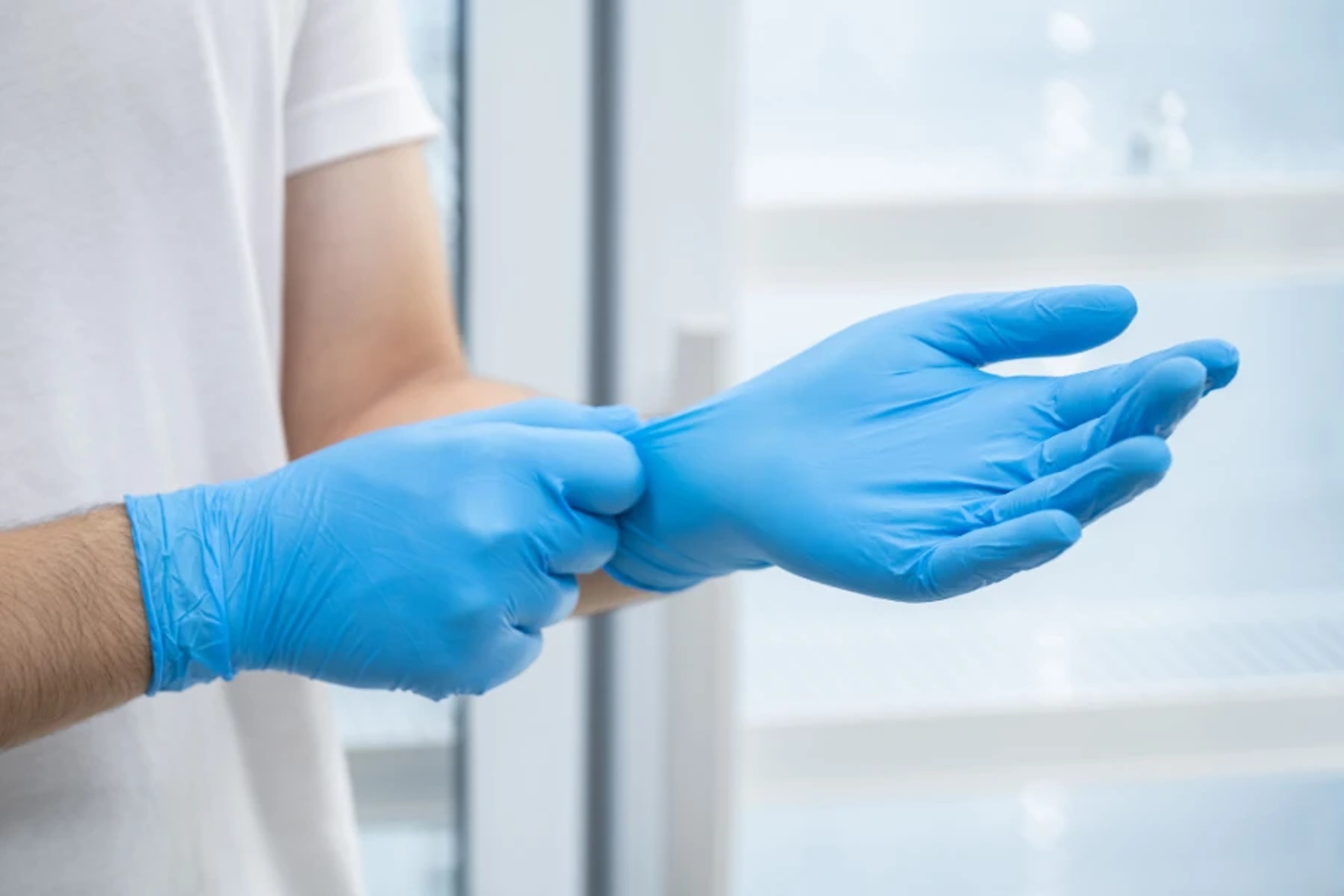 BASIC Nitrile Gloves for Medical Examinations and Laboratory Use