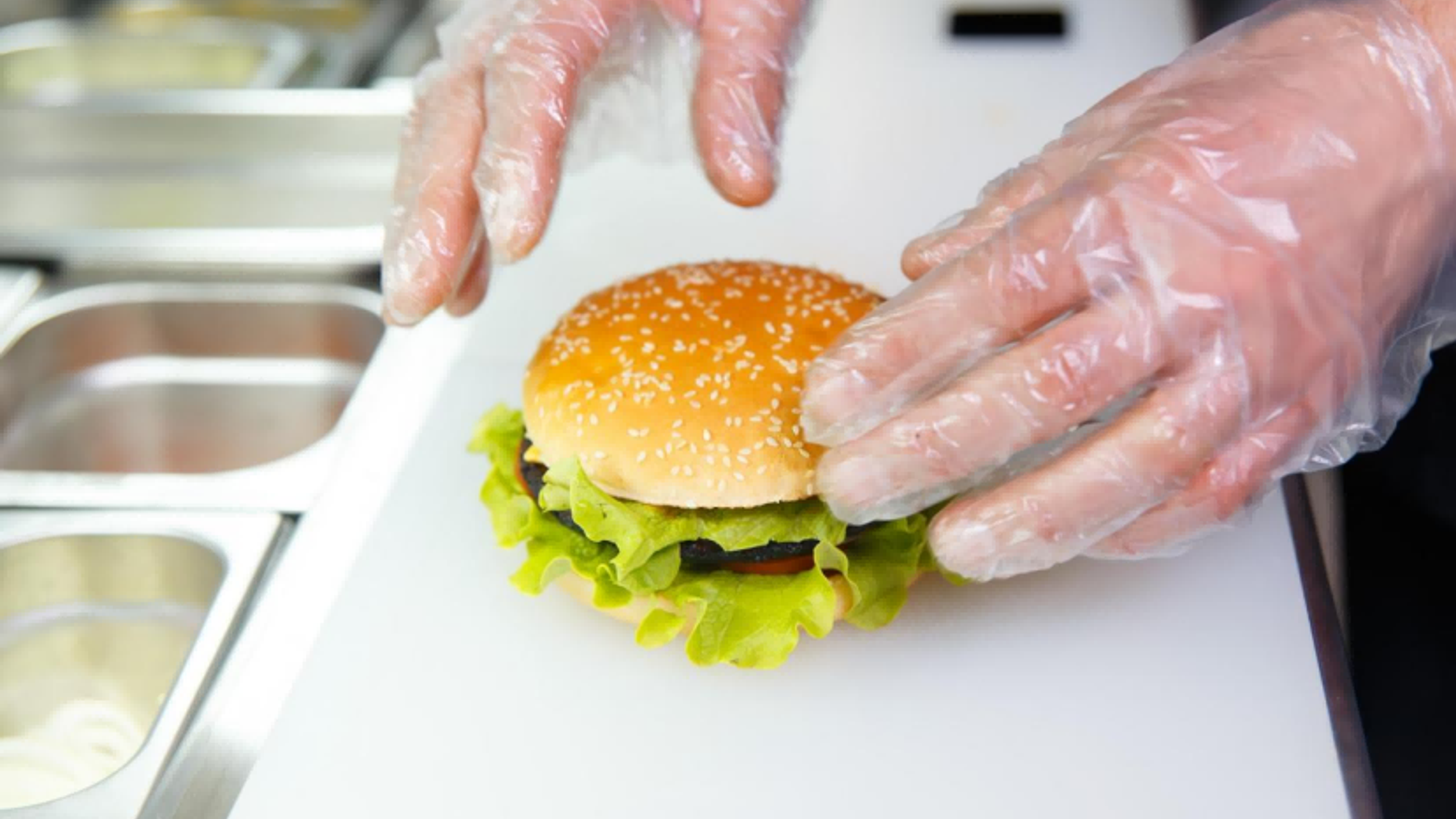 Disposable TPE vs PVC Gloves: Differences, Benefits, and Best Uses