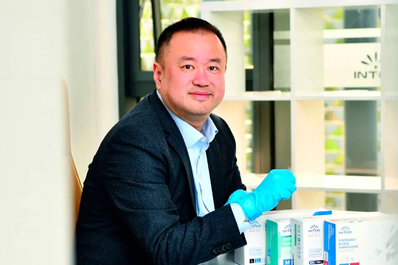 INTCO Medical Chairman Liu Fangyi Honored with “Entrepreneurial Leadership Award”