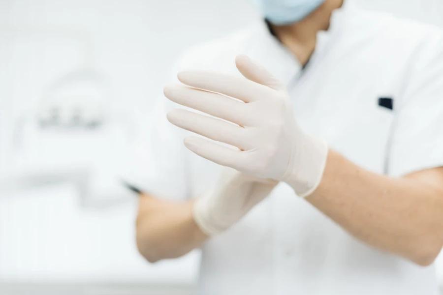 Latex-Free Gloves for Medical Examinations, Ideal for Healthcare Professionals Ensuring Hygiene and Safety.