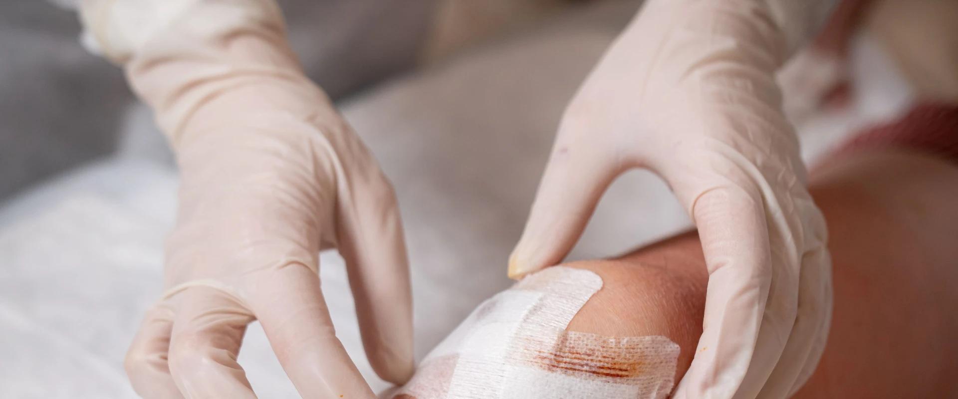 Maintaining Sterility: Why Latex Exam Gloves Still Matter in 2025