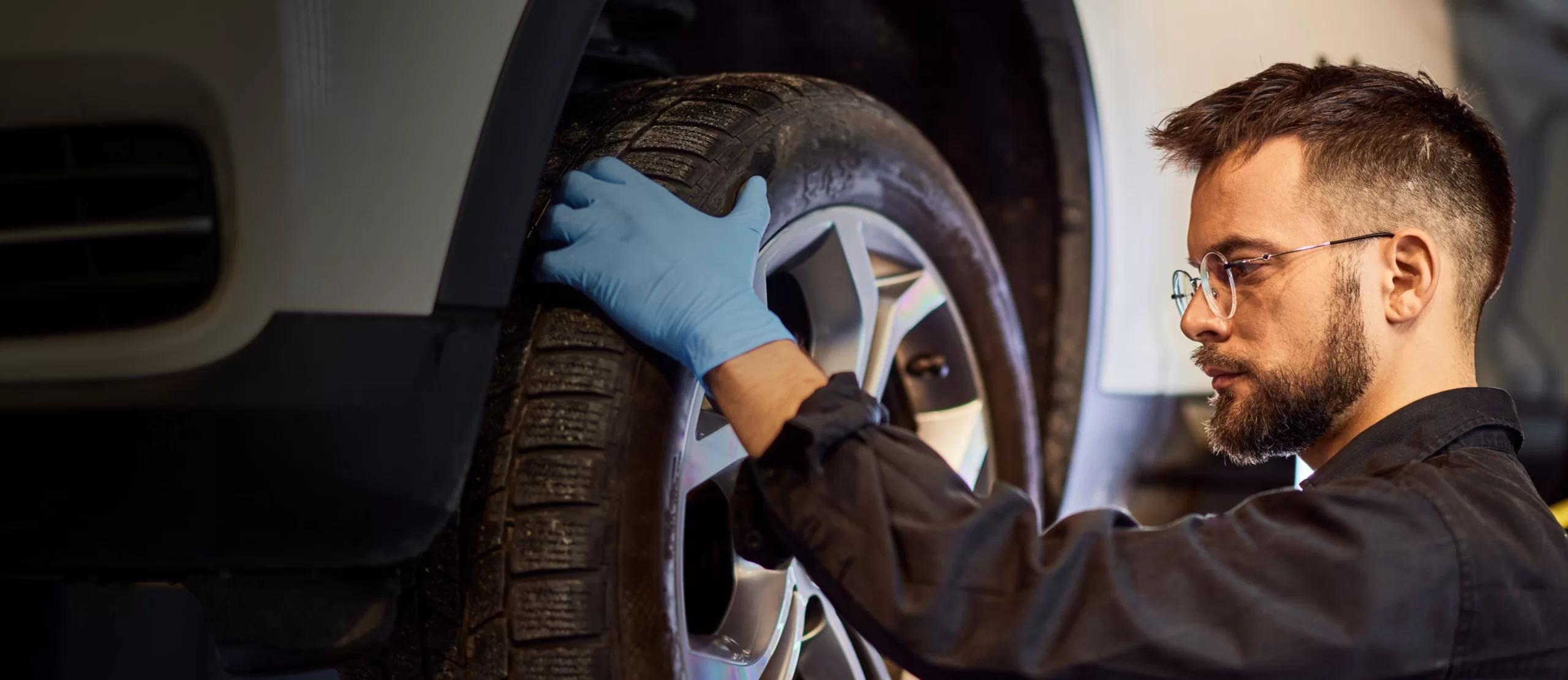 Nitrile Gloves for Mechanics: How to Choose the Right Gloves for Mechanical Work
