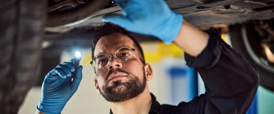 Do nitrile disposable gloves contain latex? No, they're latex - free, safe for allergy sufferers, vital for safety & health.