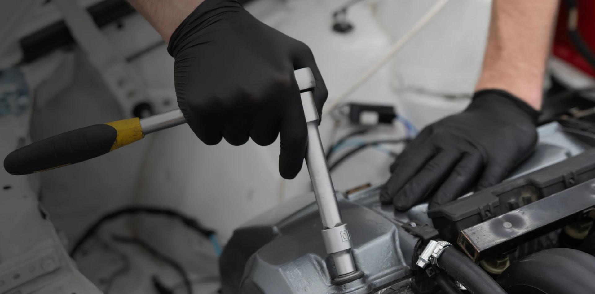 Vinyl vs Nitrile Gloves: Which Is Better for Industrial Protection?