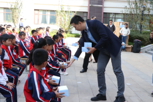 intco-medical-donates-medical-supplies-to-shaodong-school-district-spreading-warmth-and-kindness