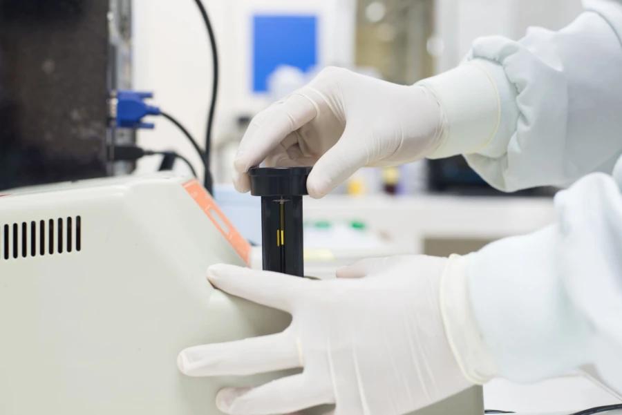 The Benefits of Choosing Non-Latex Gloves for Sensitive Skin