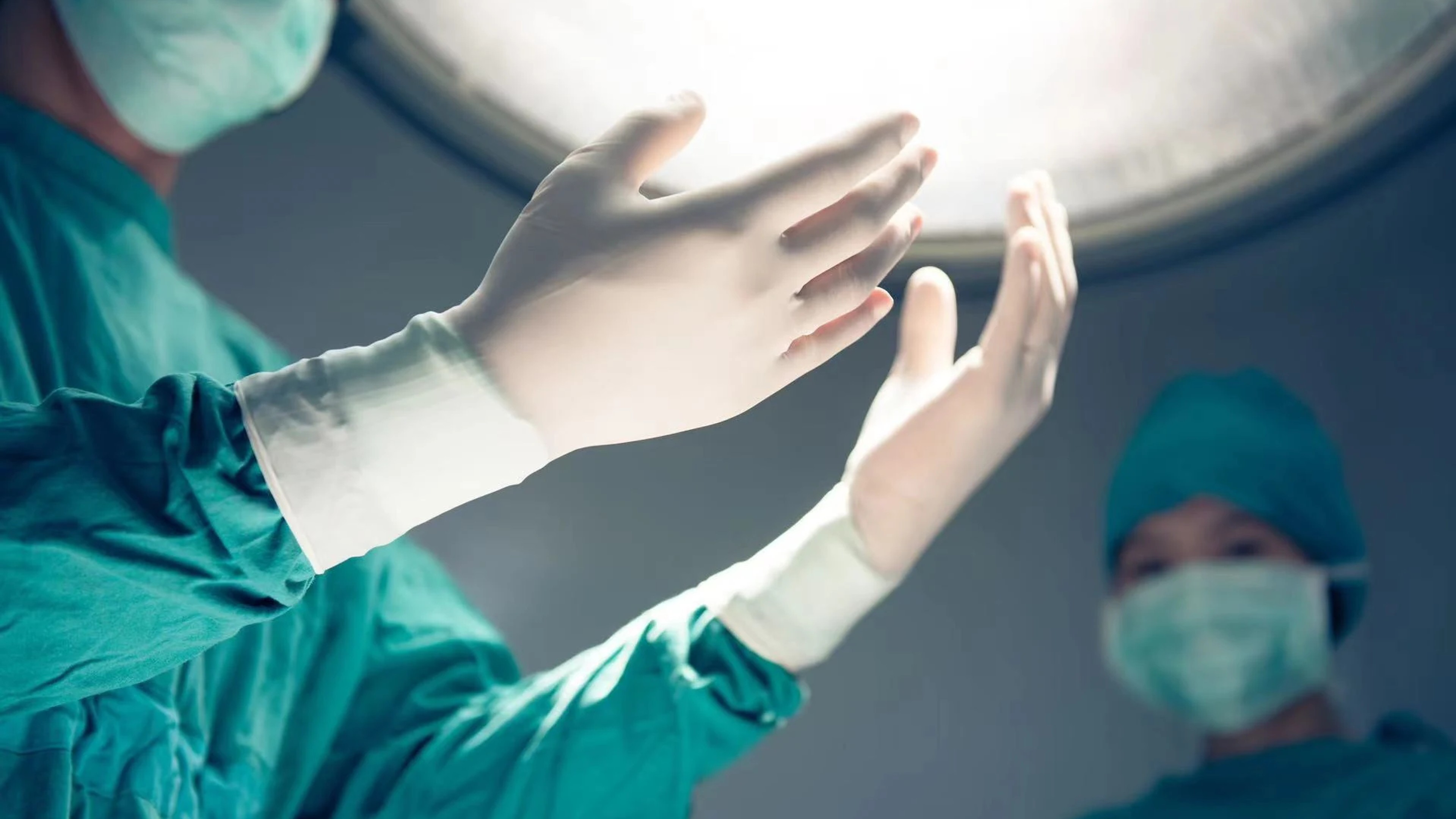 Exam Gloves vs Surgical Gloves: Differences, Uses, Sterility, and FDA Standards