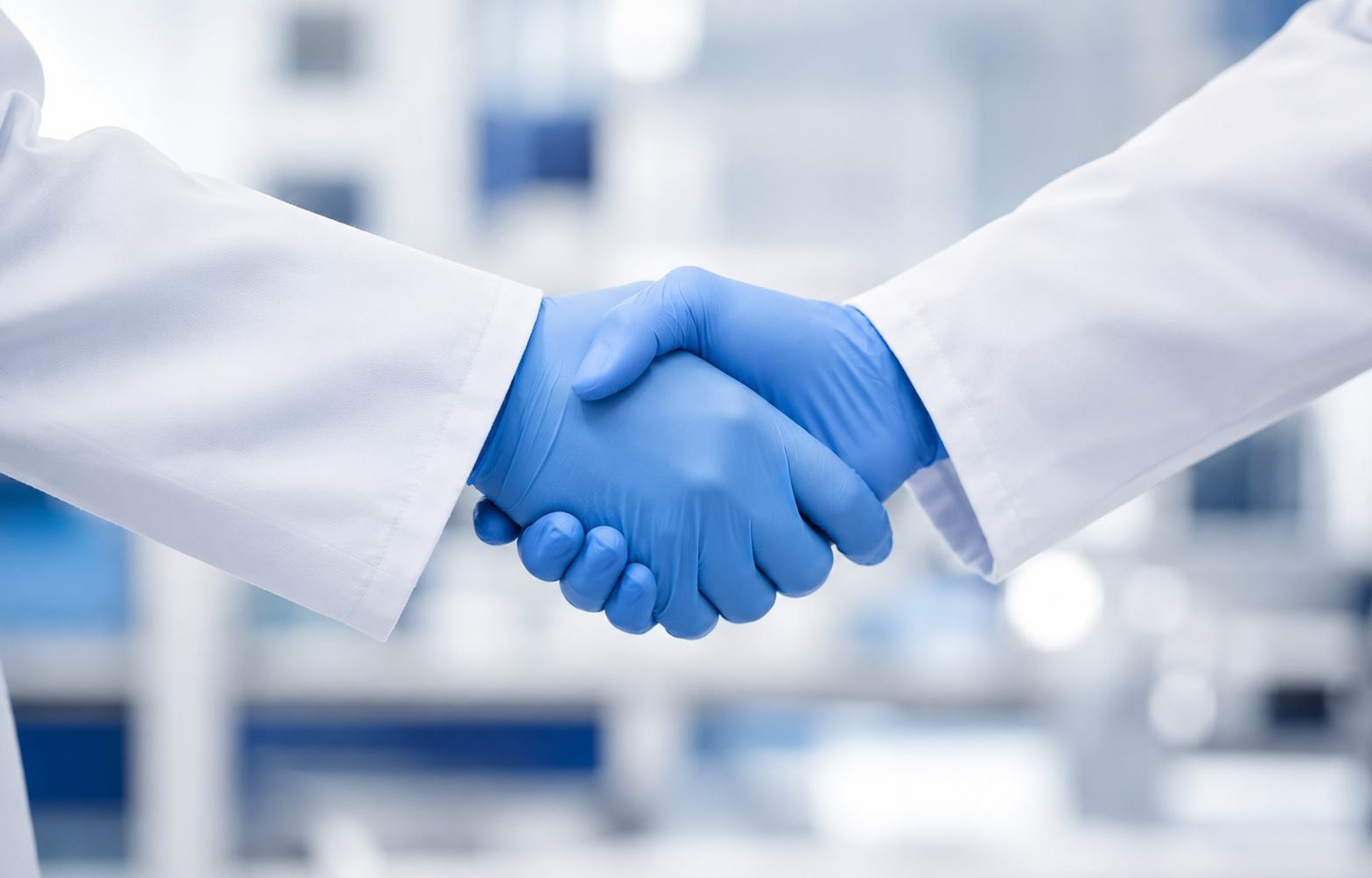 B2B buyer's guide featuring top nitrile glove suppliers in the USA with a focus on sourcing, manufacturing capabilities and product selection