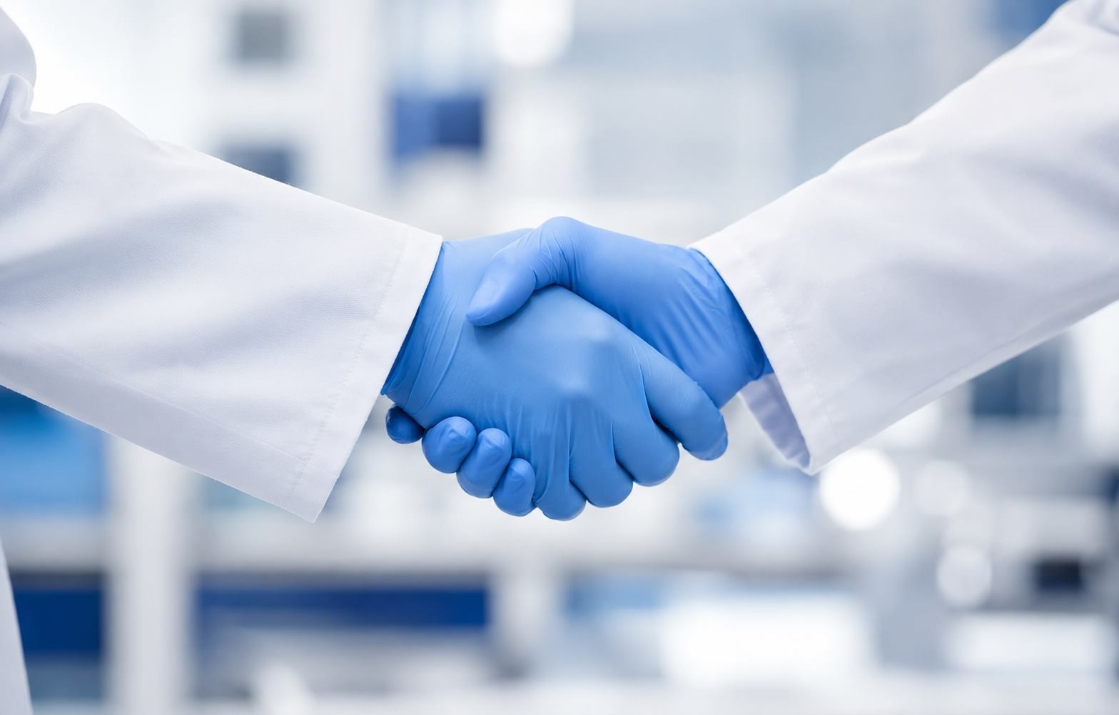 B2B buyer's guide featuring top nitrile glove suppliers in the USA with a focus on sourcing, manufacturing capabilities and product selection