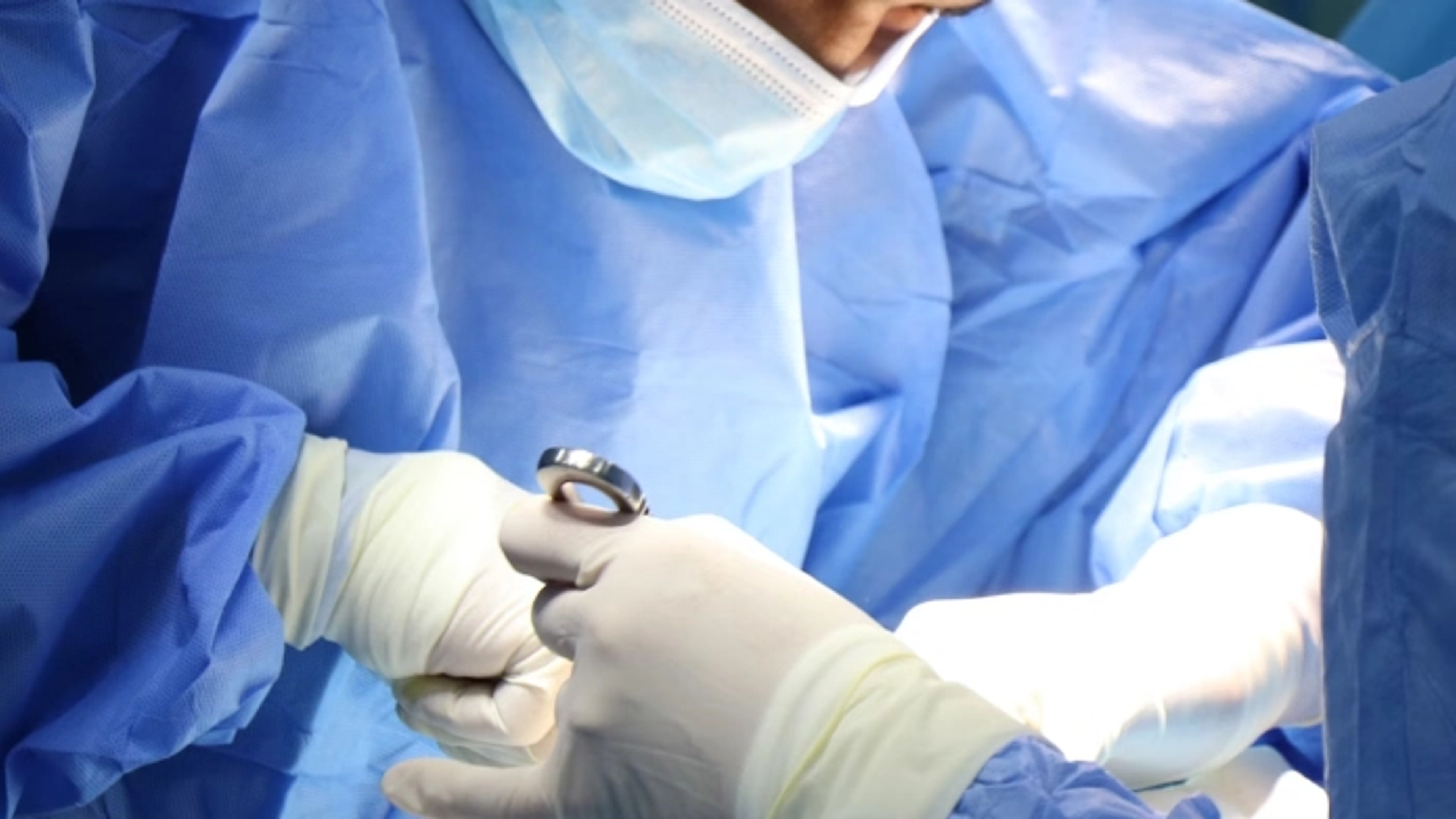 A Complete Guide to Choosing the Best Surgical Gloves