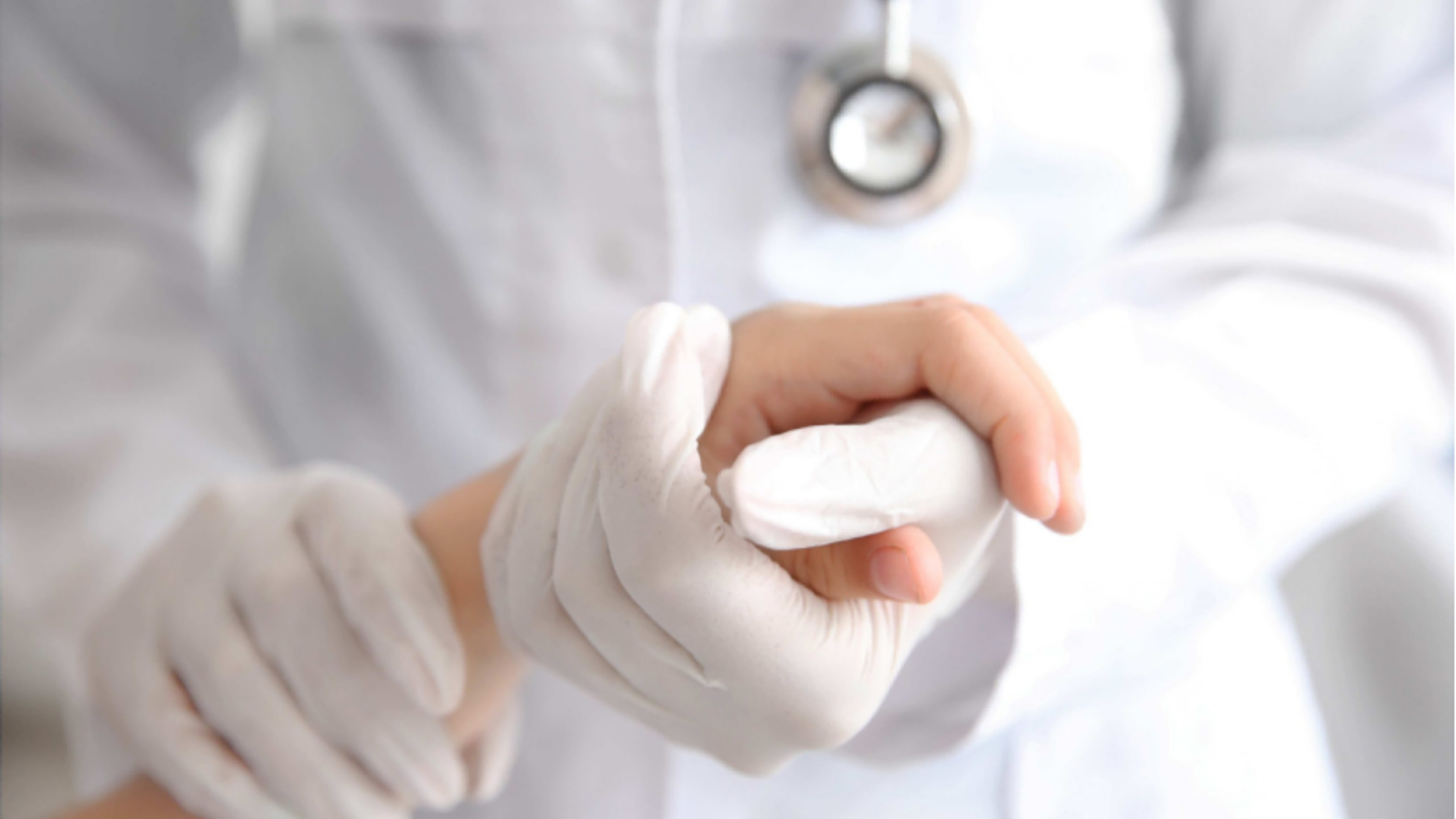 How to Prevent Allergic Reactions to Natural Rubber Latex Disposable Gloves in the Workplace