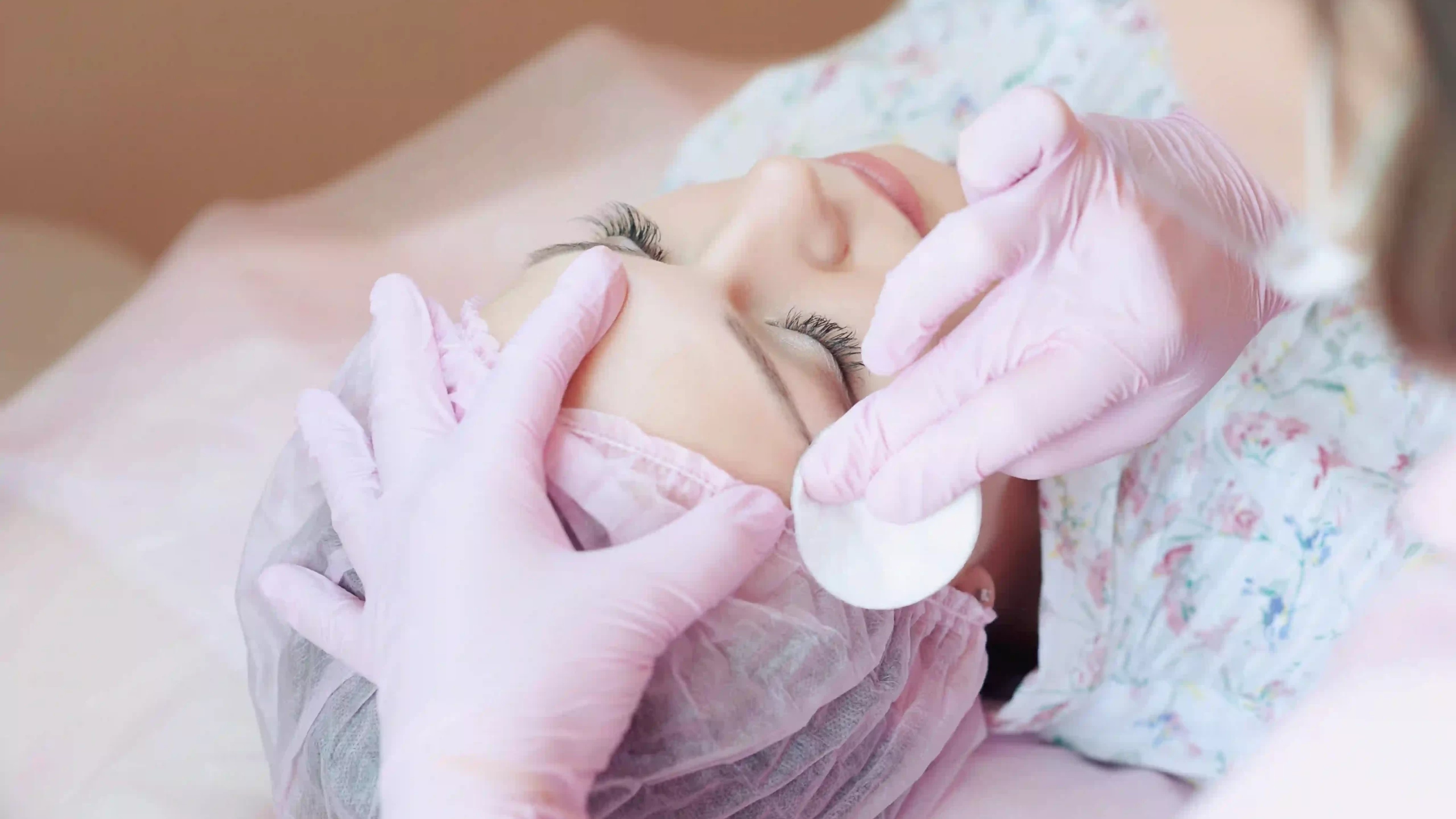 Exploring the Advantages of Powder-Free Gloves in Daily Use