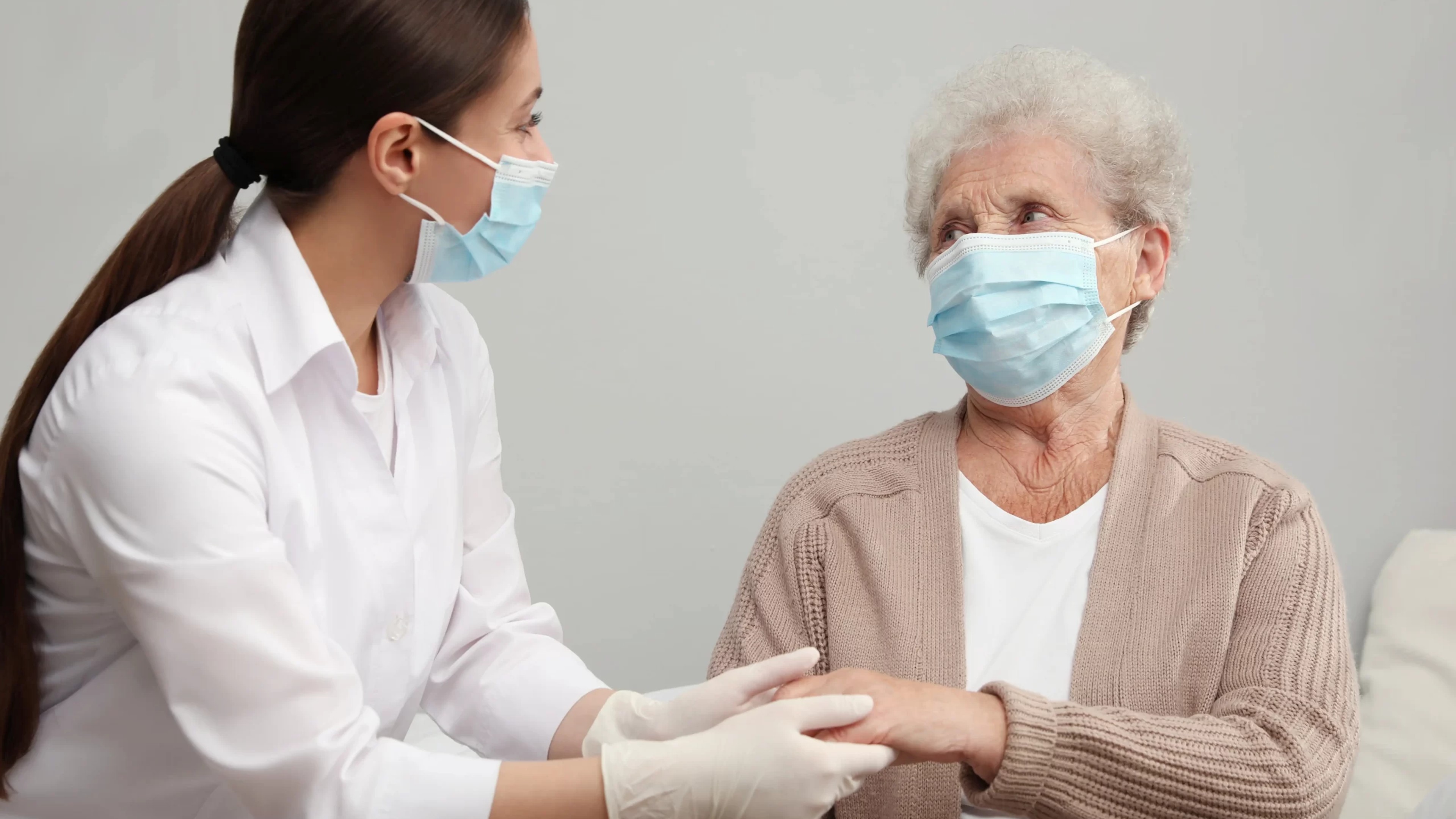 Best Gloves for Sensitive Skin: Why Synthetic Latex Is Safer Than Natural Latex