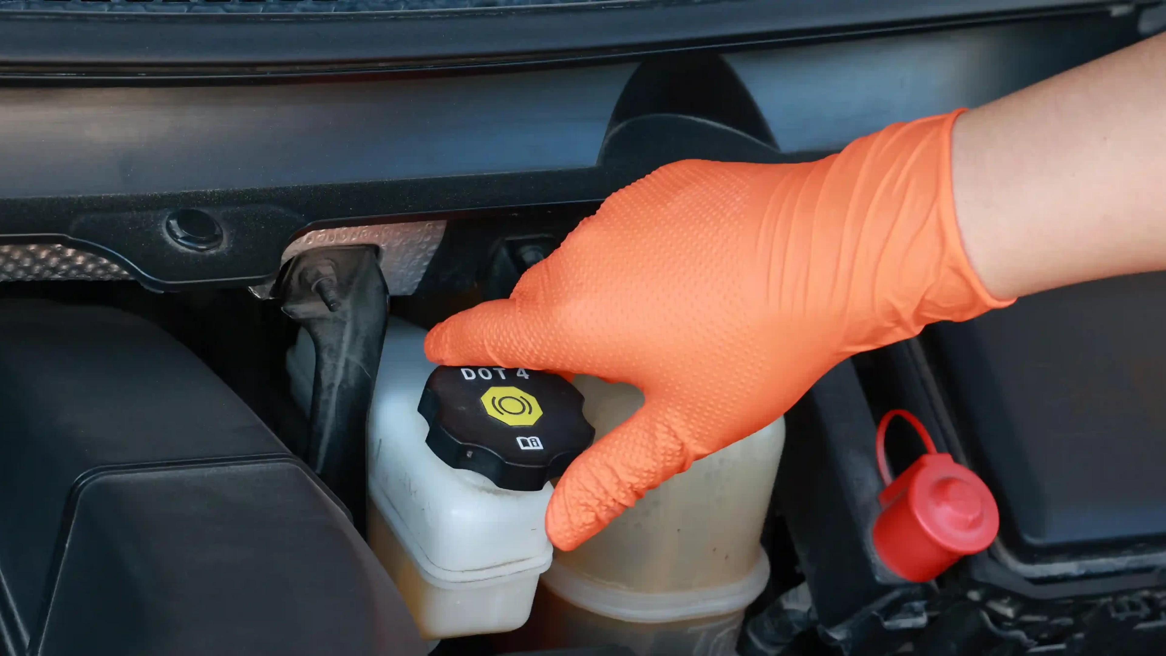Why Nitrile Gloves Are Essential for Healthcare and Industrial Use