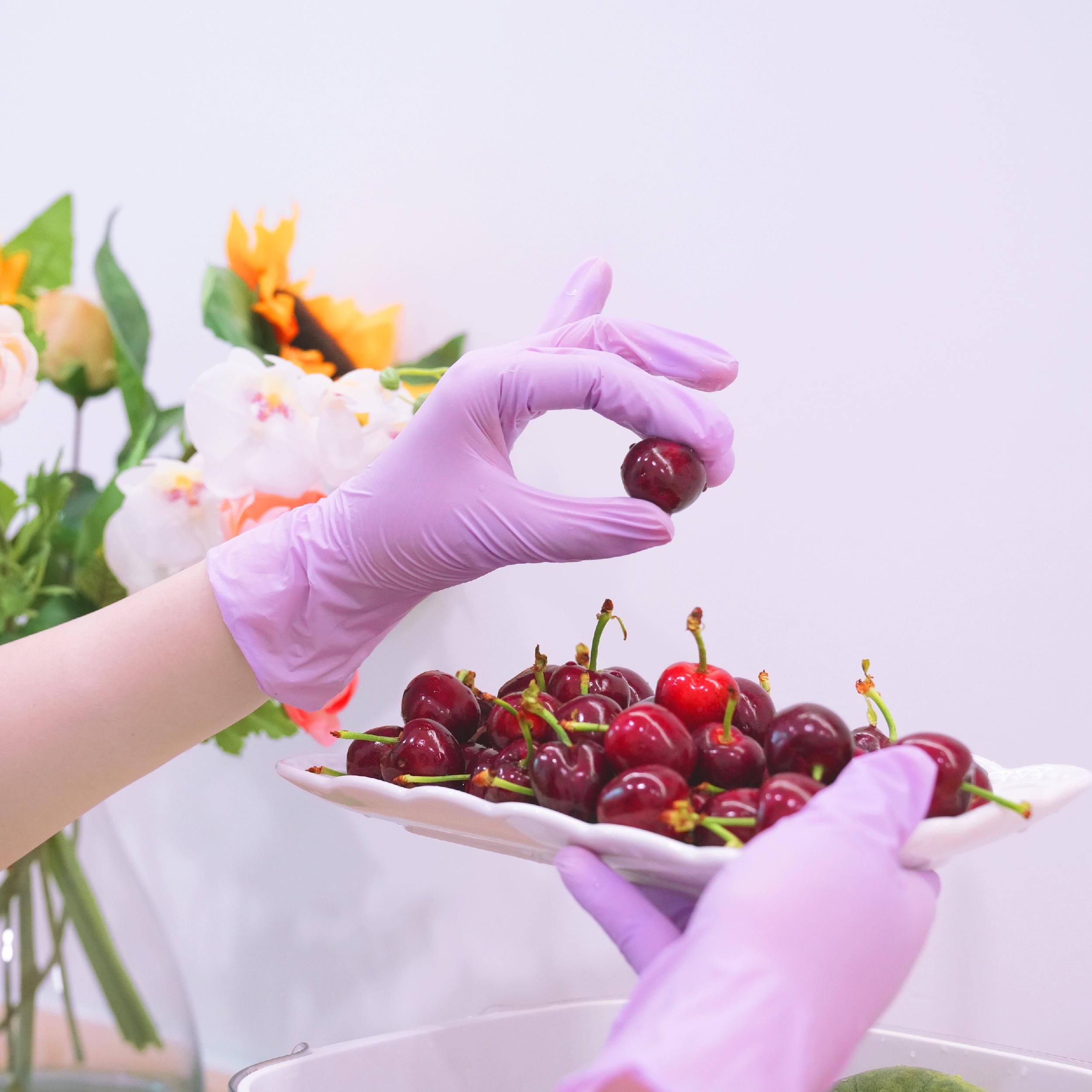 Vinyl gloves are relatively cheap, which is very attractive for cost-sensitive bakeries.