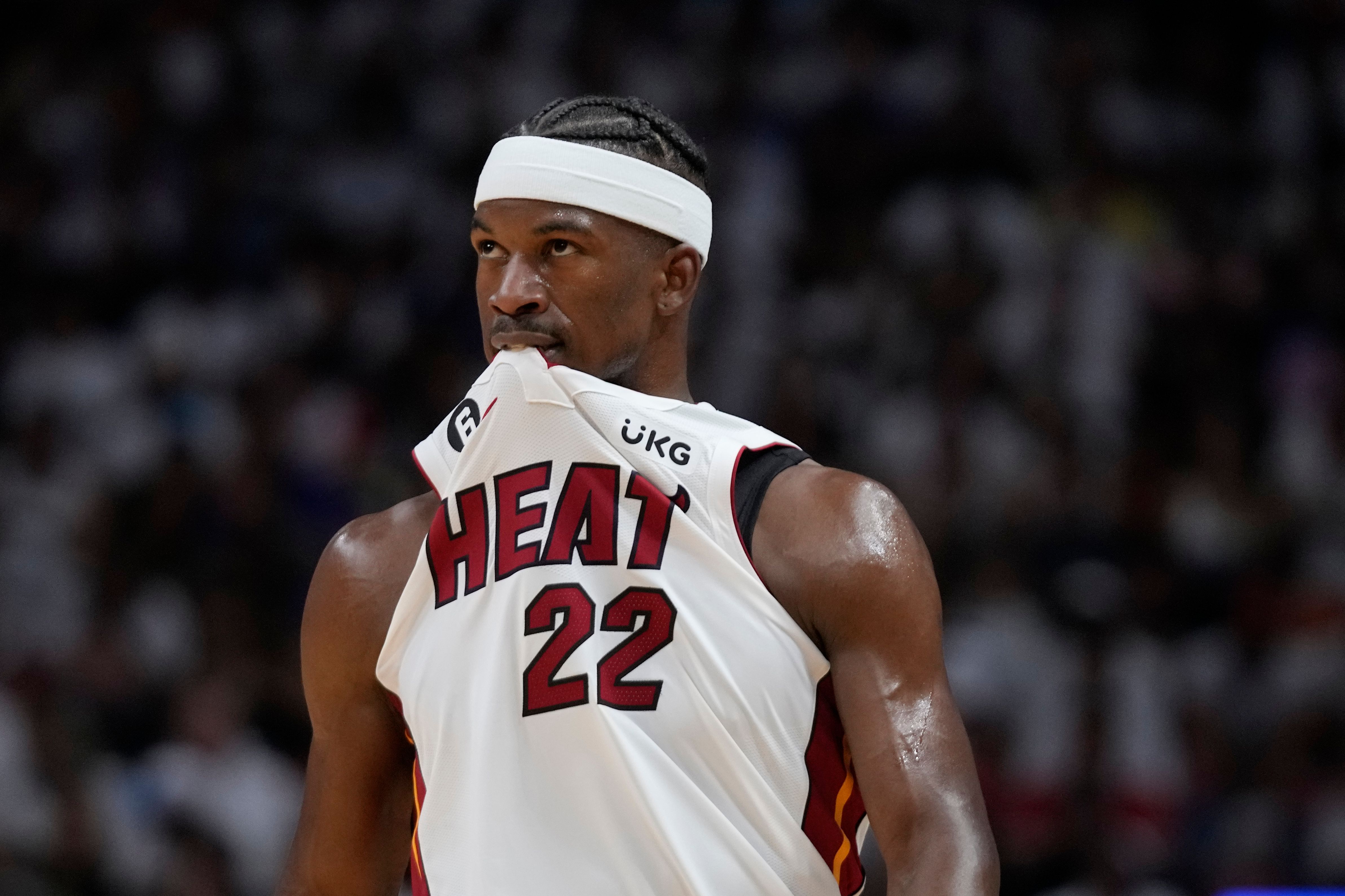 Heat Vs. Knicks Game 4 Betting Odds: Moneyline, Spread, Total, And ...