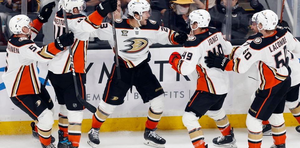 Golden Knights vs Ducks Prediction, Odds, Moneyline, Spread & Over