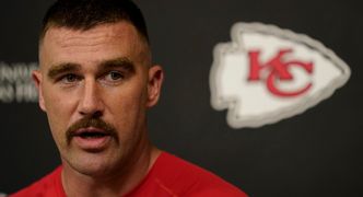 Travis Kelce Fantasy Week 12: Projections, Points and Stats vs. Raiders