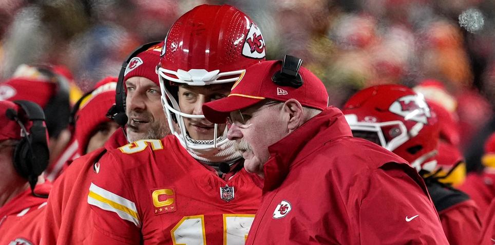 Today’s Best NFL Bets and Player Props for 2025 Super Bowl Between the ...