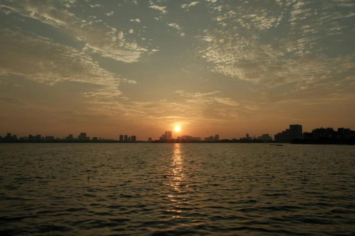 河內西湖,2023年攝影;生活圈示意,非今年現況。
