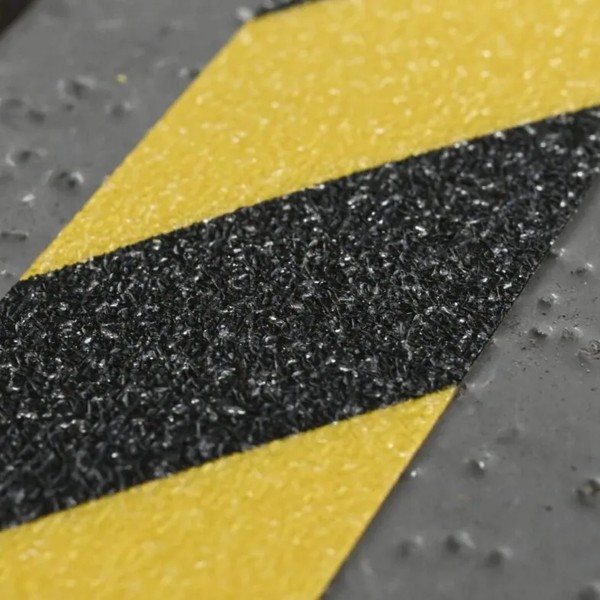 Sklisikker tape WARNING