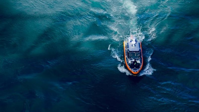 Pilot boat