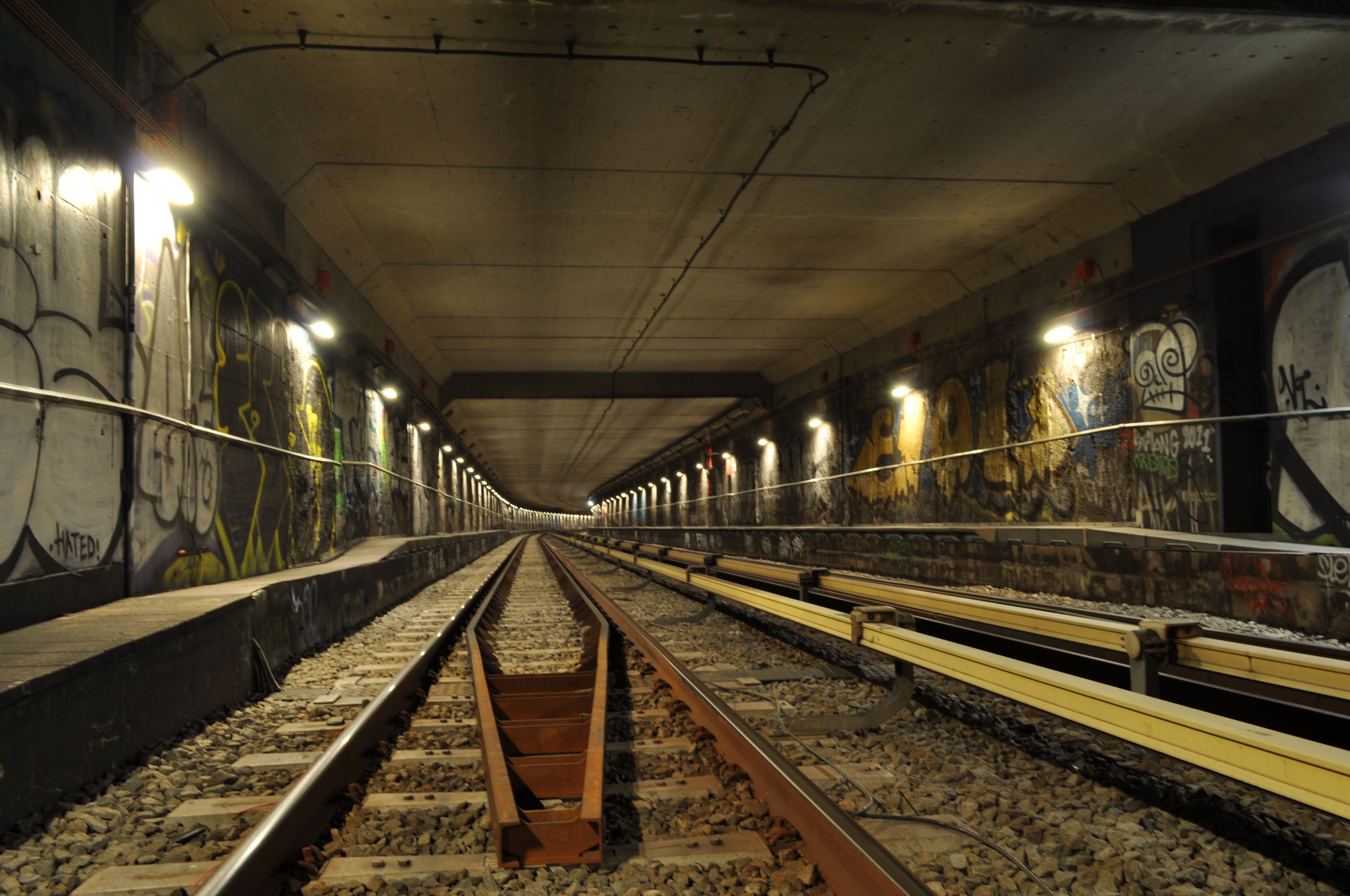 Cover Image for Amsterdam metro walk