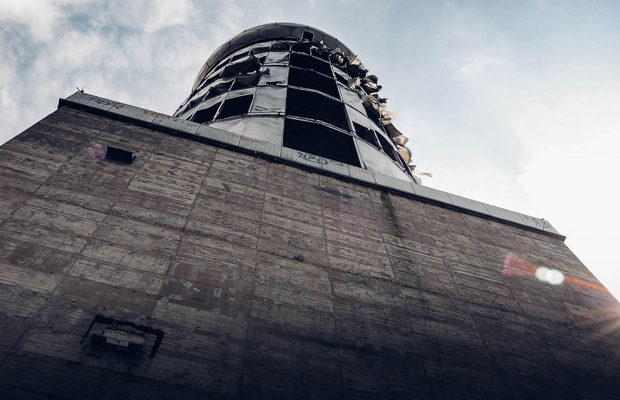 Cover Image for Whos listening?