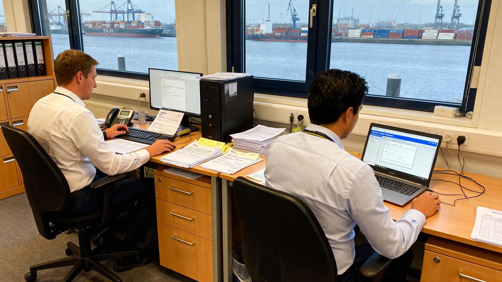 picture-of-customs-office