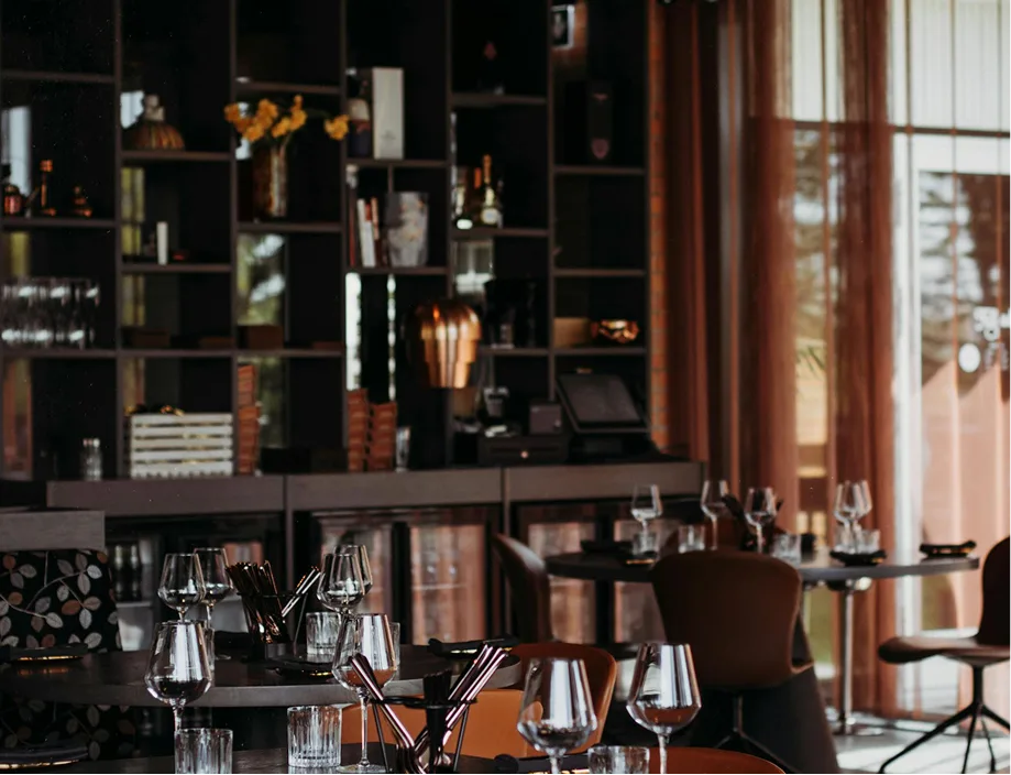 Macnman team deploying UWB anchors and tags for indoor staff tracking in quick service restaurant