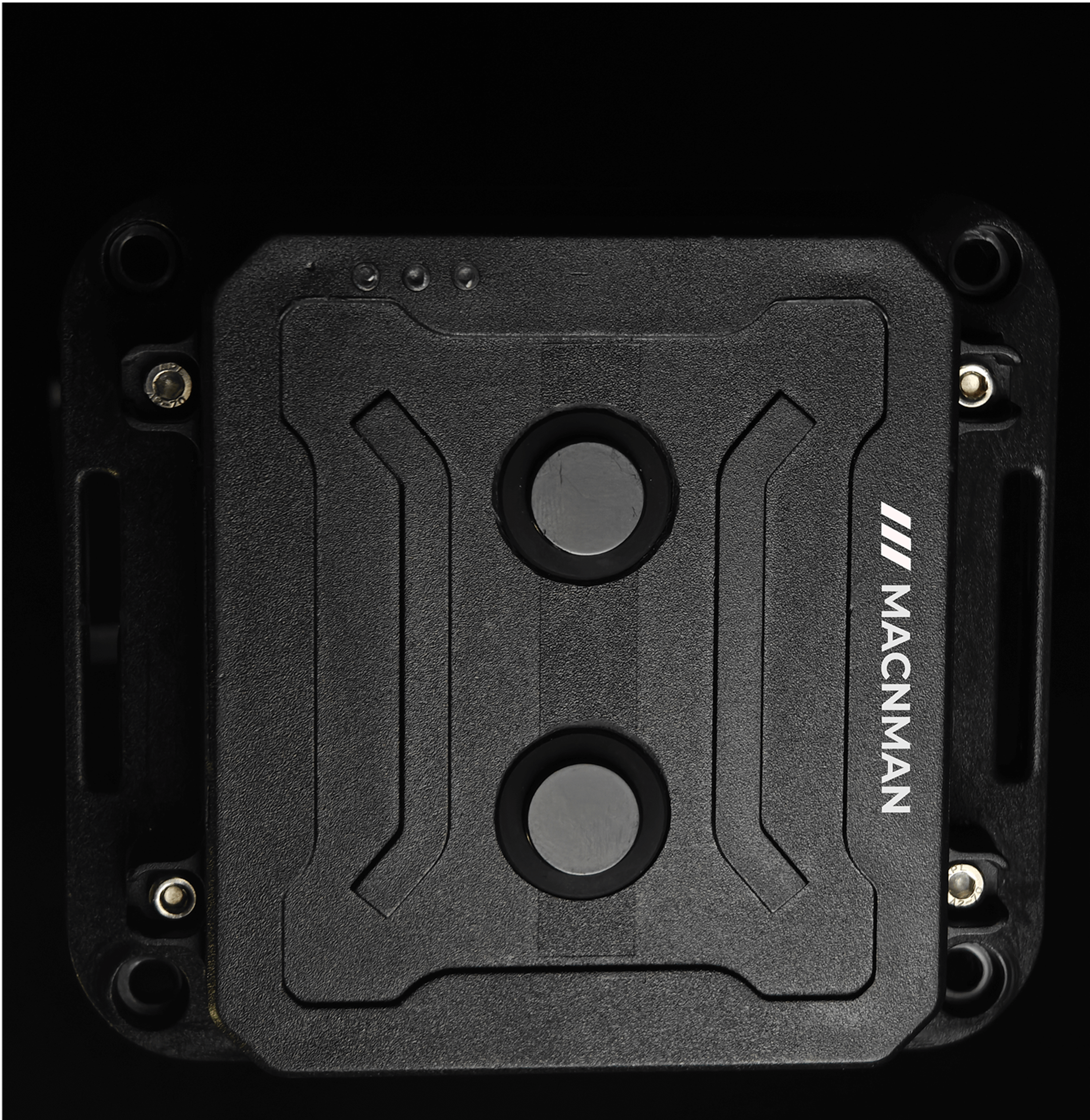 Mumbai’s heavy rains needed protected mounting, so sensors sit under the lid in an IP65 enclosure, away from direct rain.