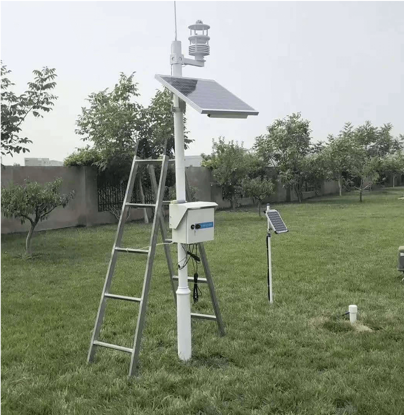 LoRaWAN air quality sensor installed in process plant for real-time AQI monitoring and worker safety