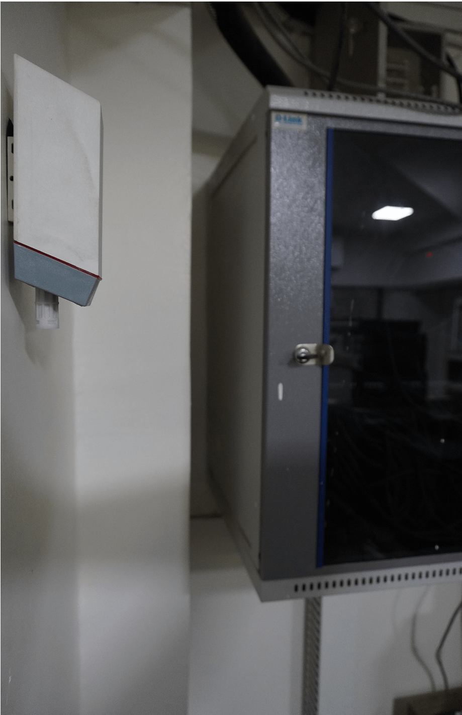 MacSync LoRaWAN temperature and humidity sensor mounted for heat zone mapping in office