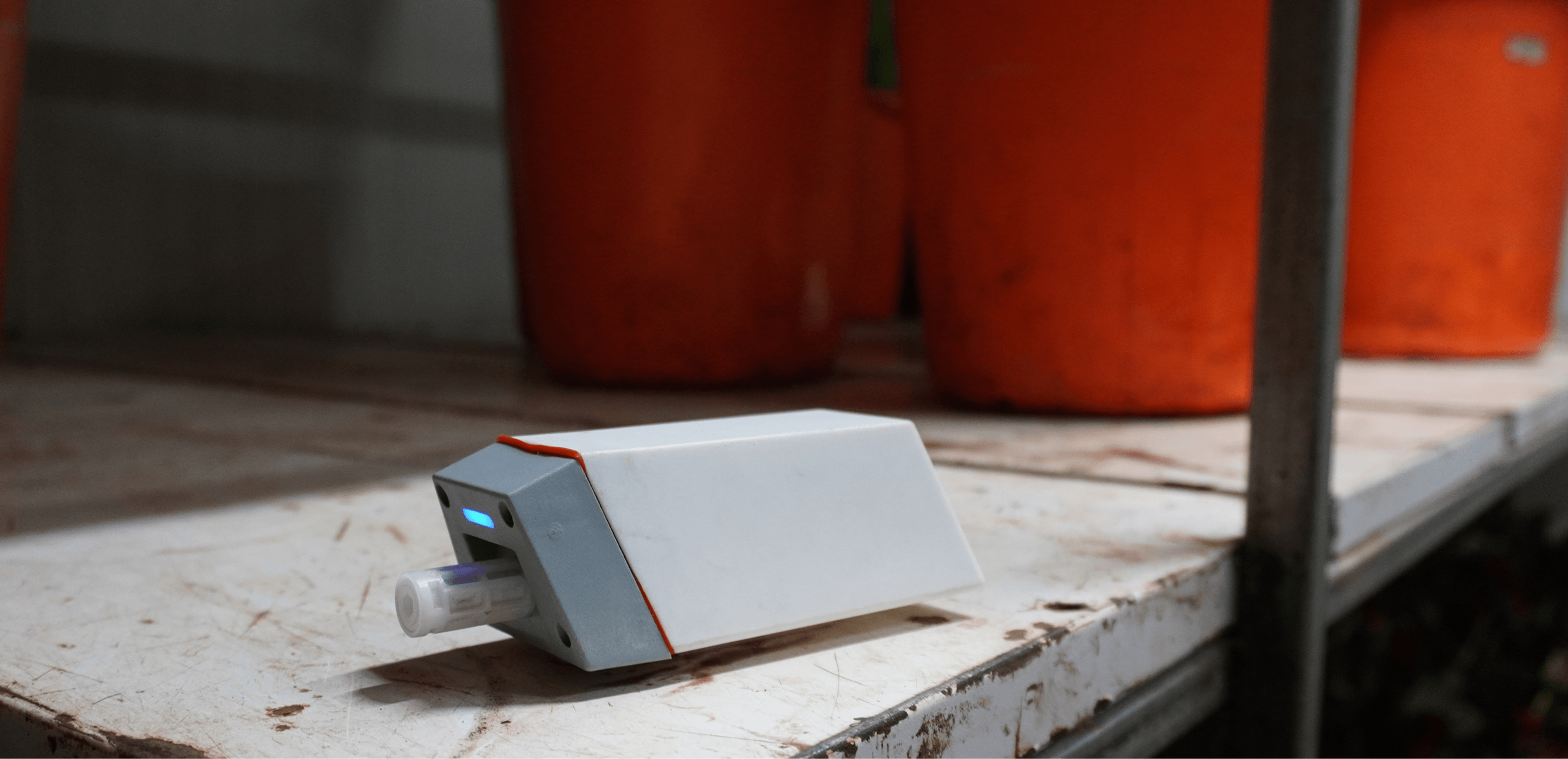 Floriculture cold storage monitoring system with temperature, humidity and door status sensors