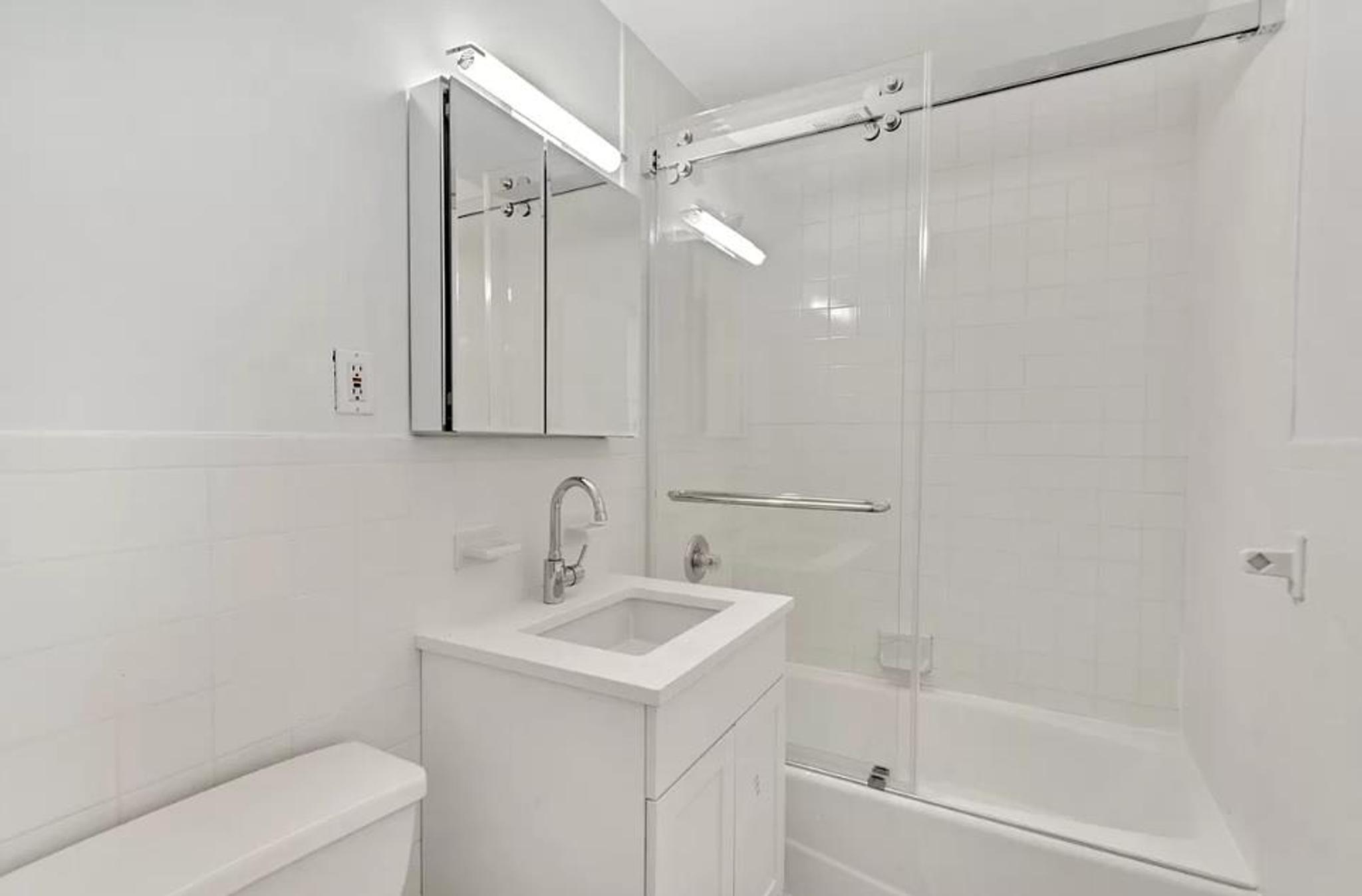 113 East 31st Street, interior