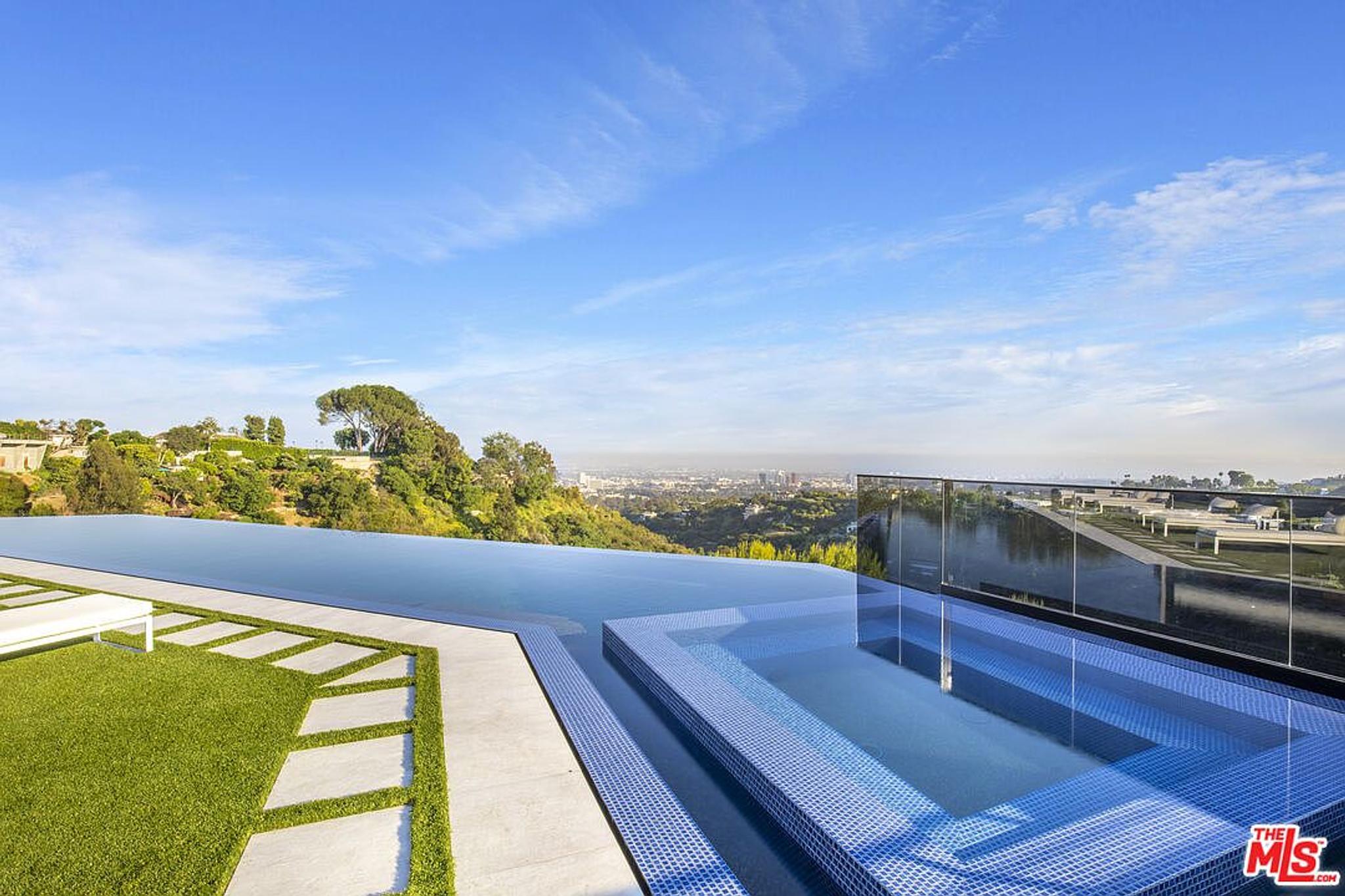 1033 Somera Rd, view 2