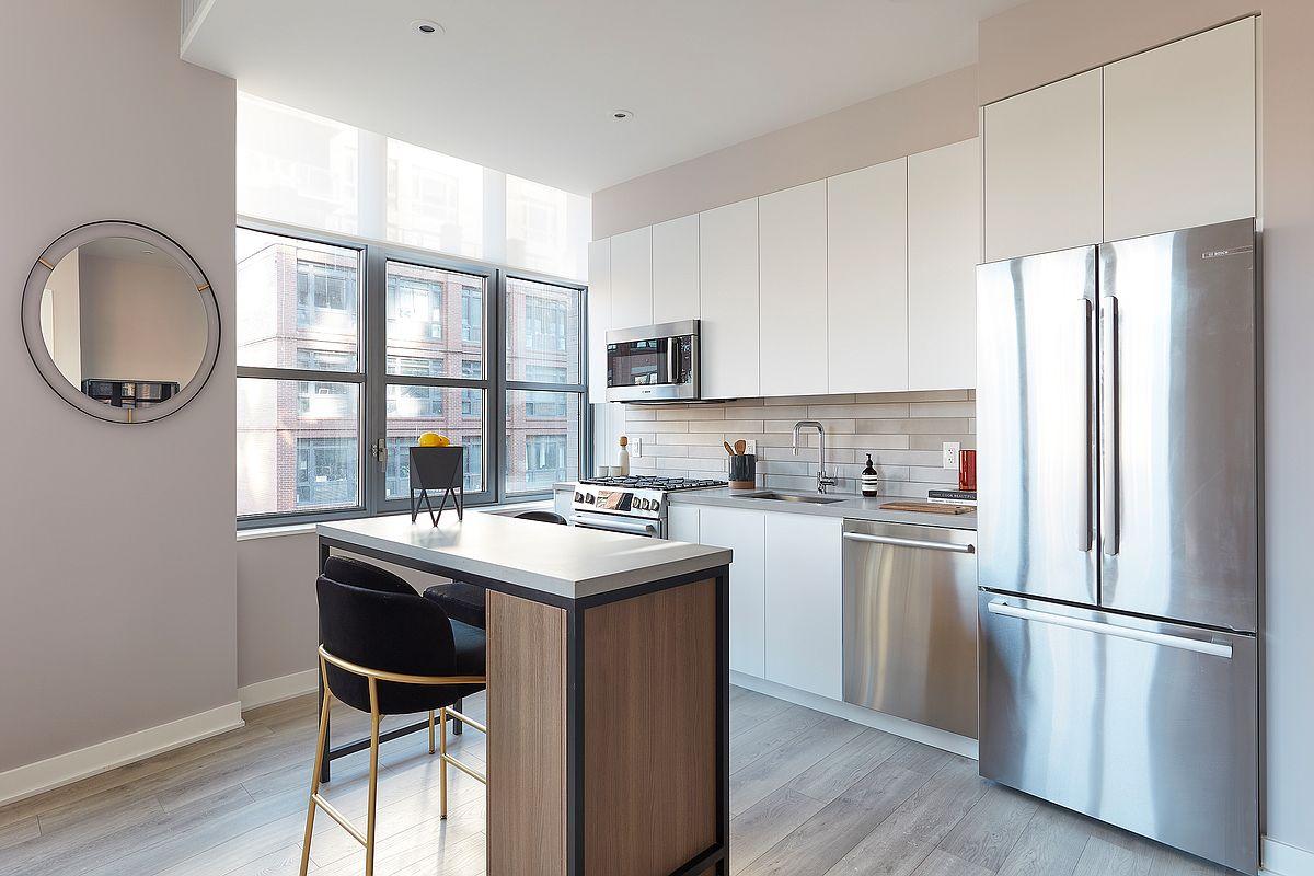 160 Front Street, view 3