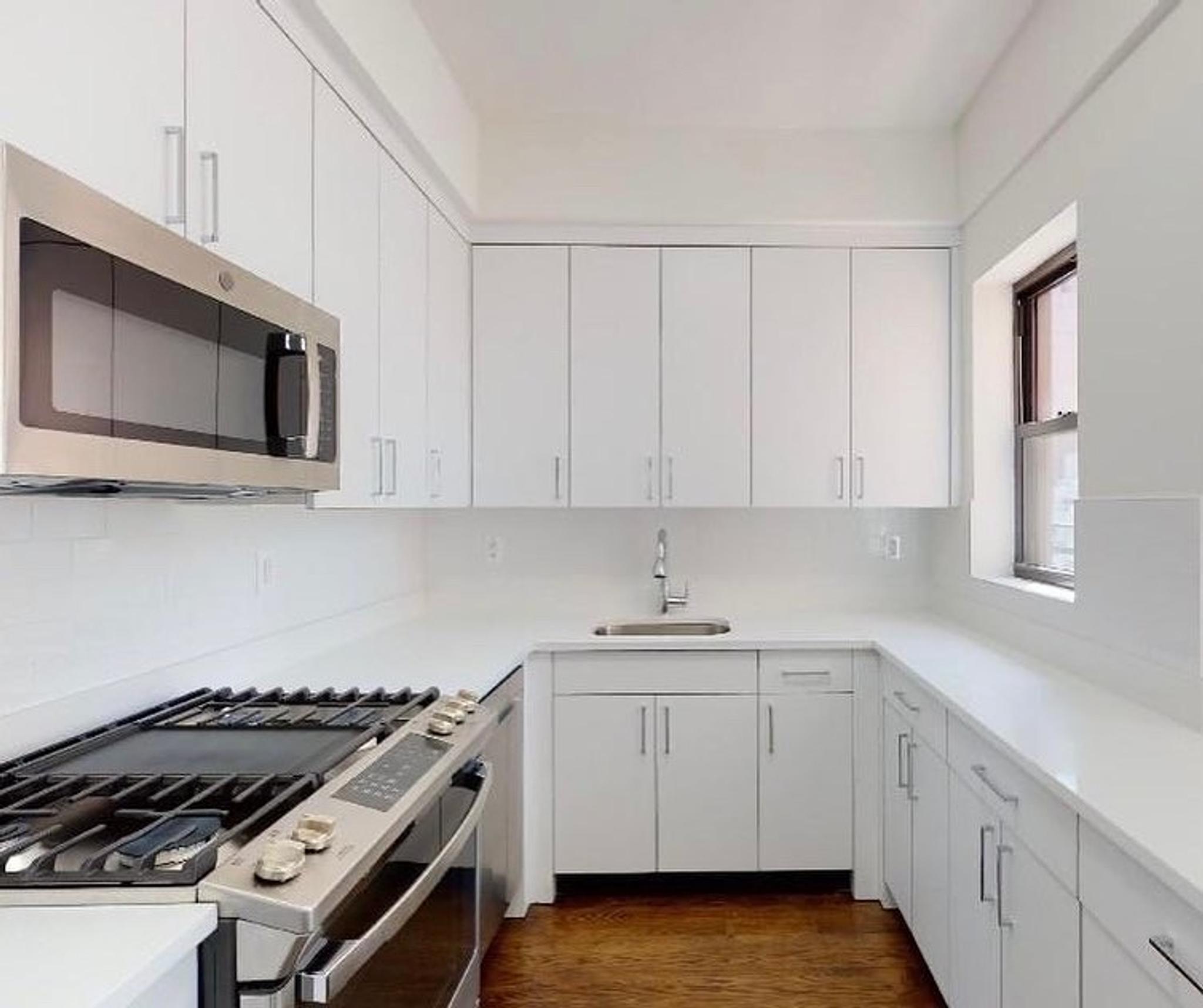 157 E 57th St, view 2