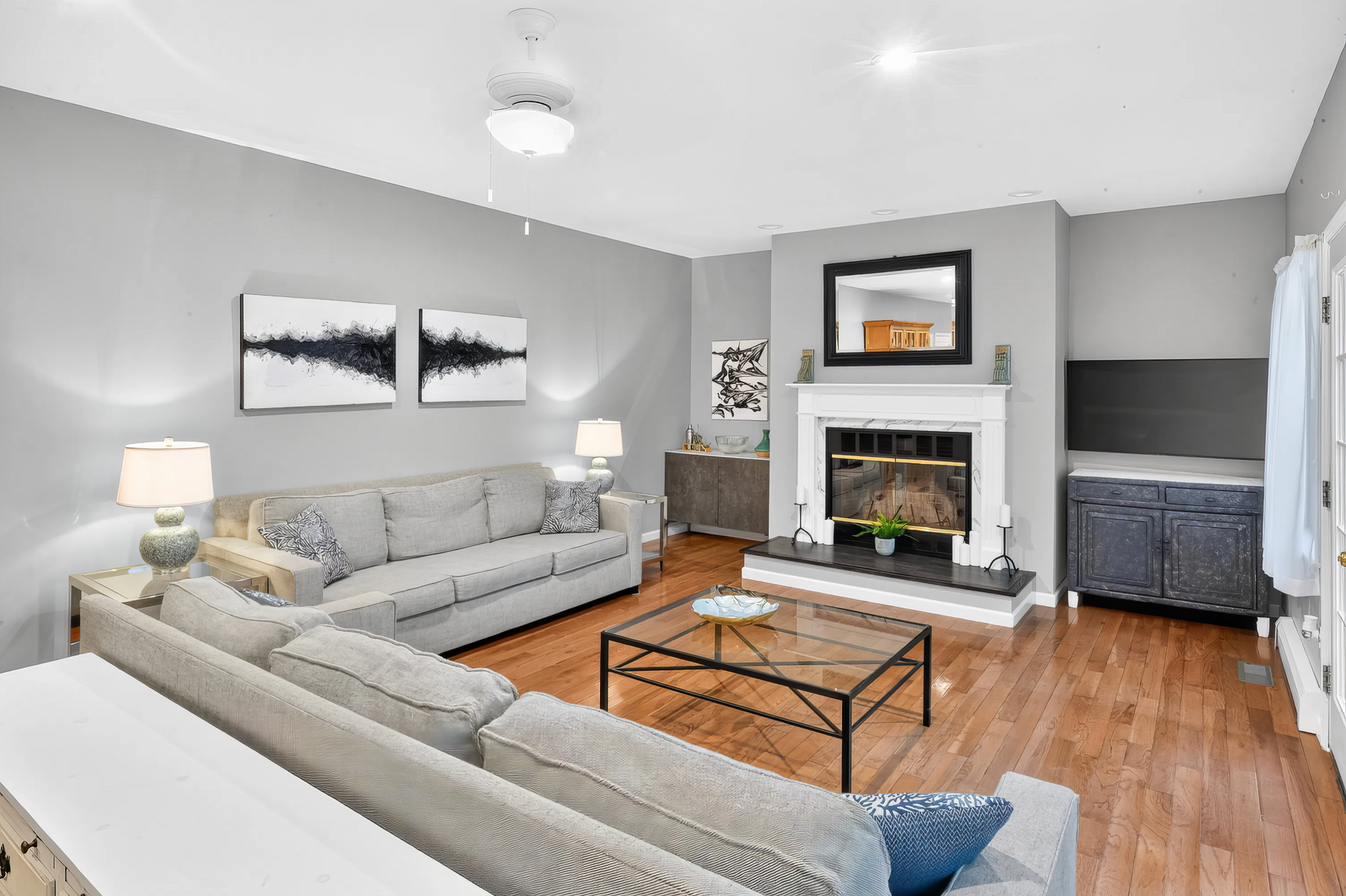41 Tredwell Ln, interior