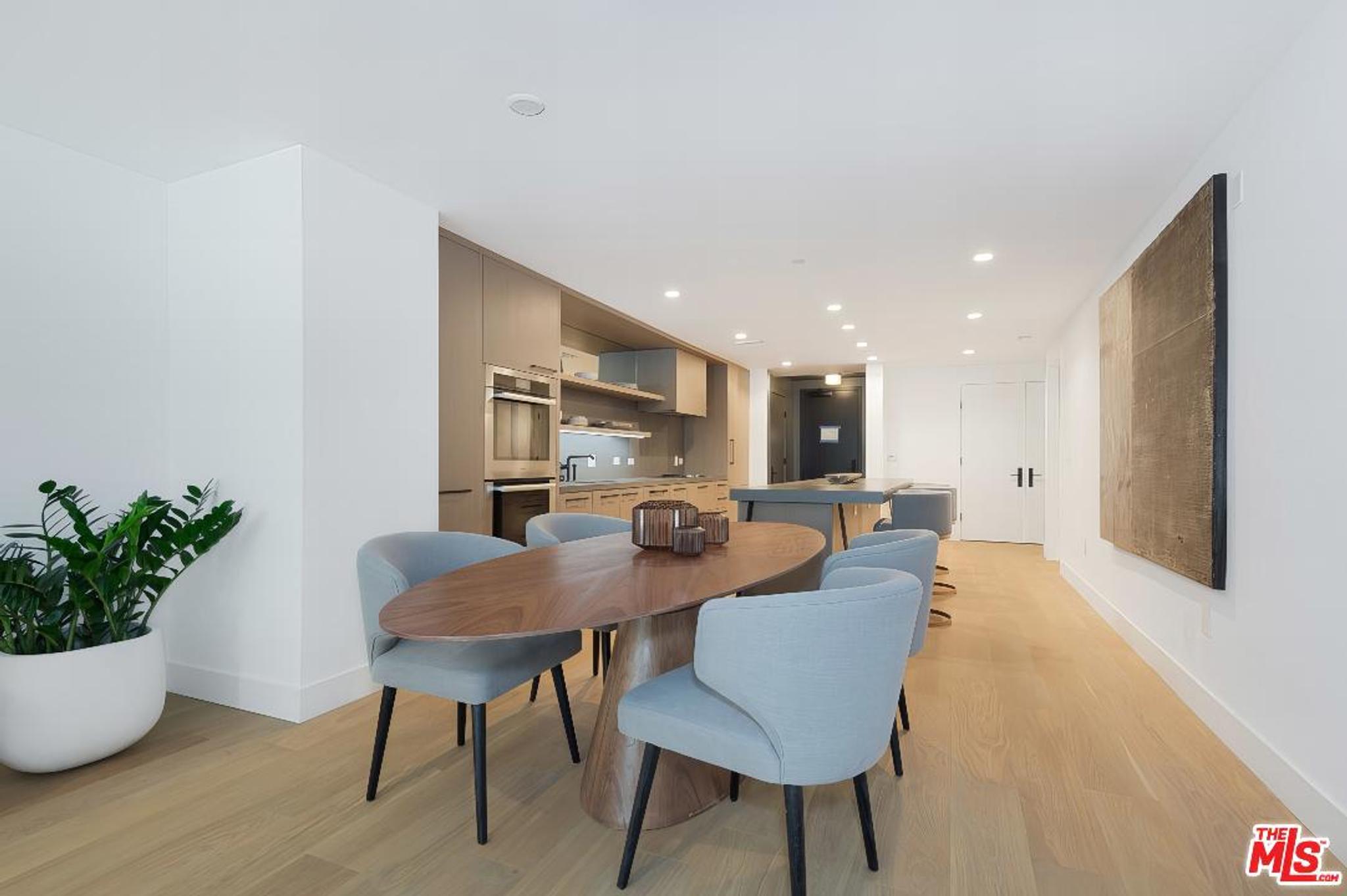 10777 Wilshire #302, view 3