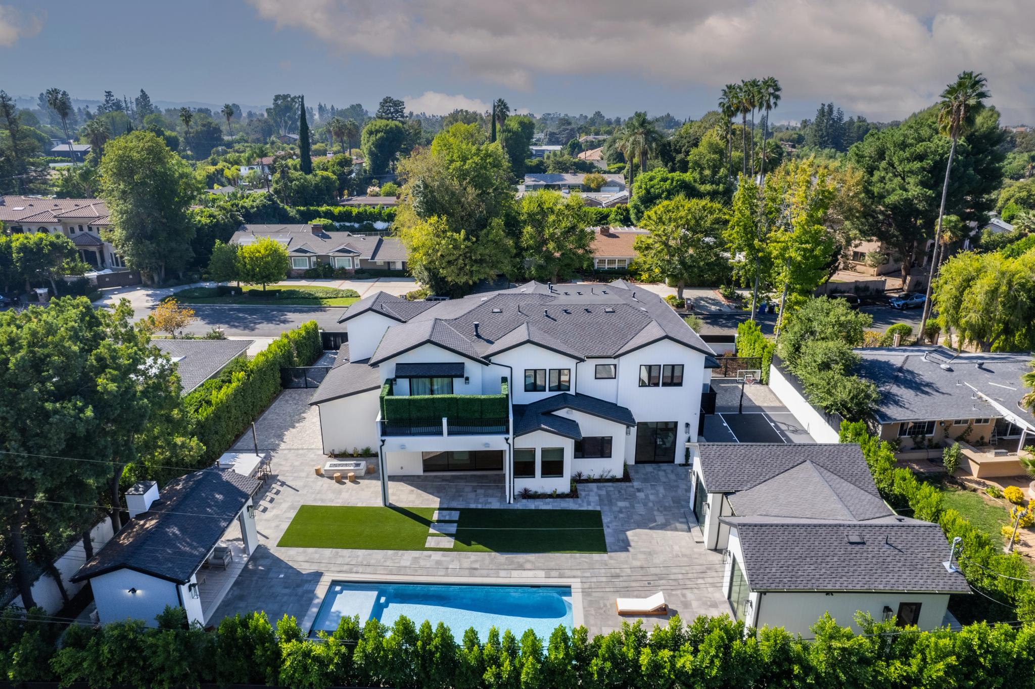 5414 Genesta Ave
