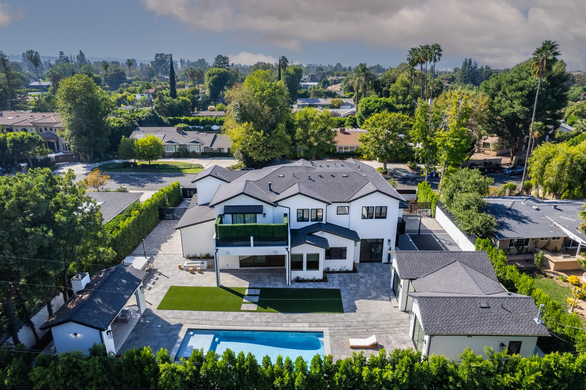 5414 Genesta Ave